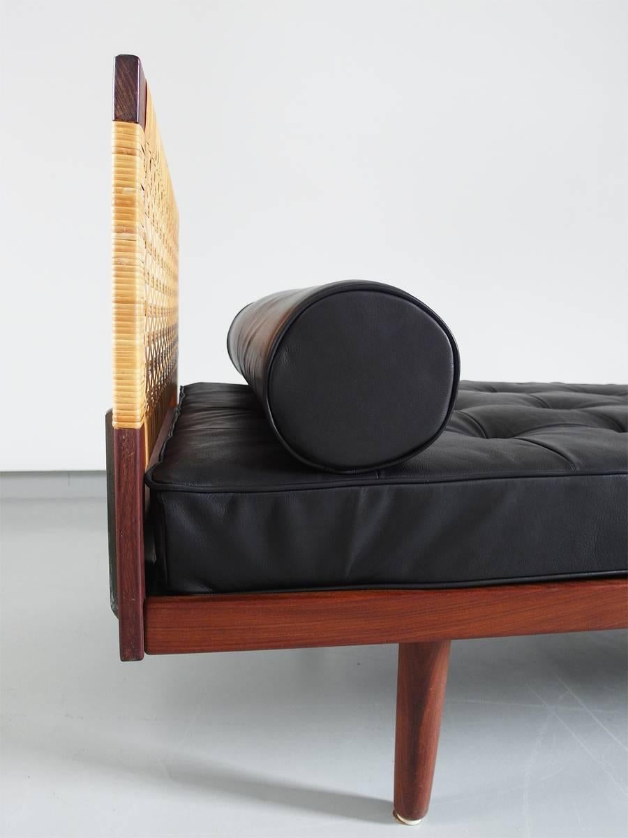 Hans Wegner GETAMA Teak Daybed with Black Leather Upholstery, Denmark 2