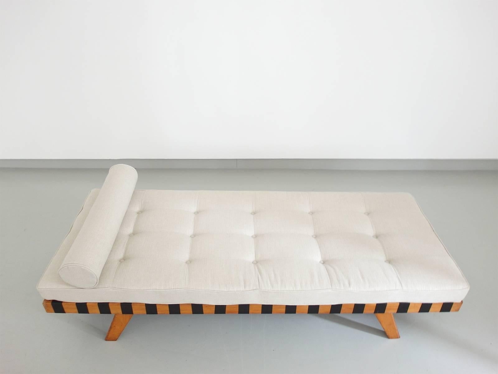 Mid-20th Century Scandinavian Mid-Century Modern Birch Wooden Daybed with Linen Upholstery, 1950s