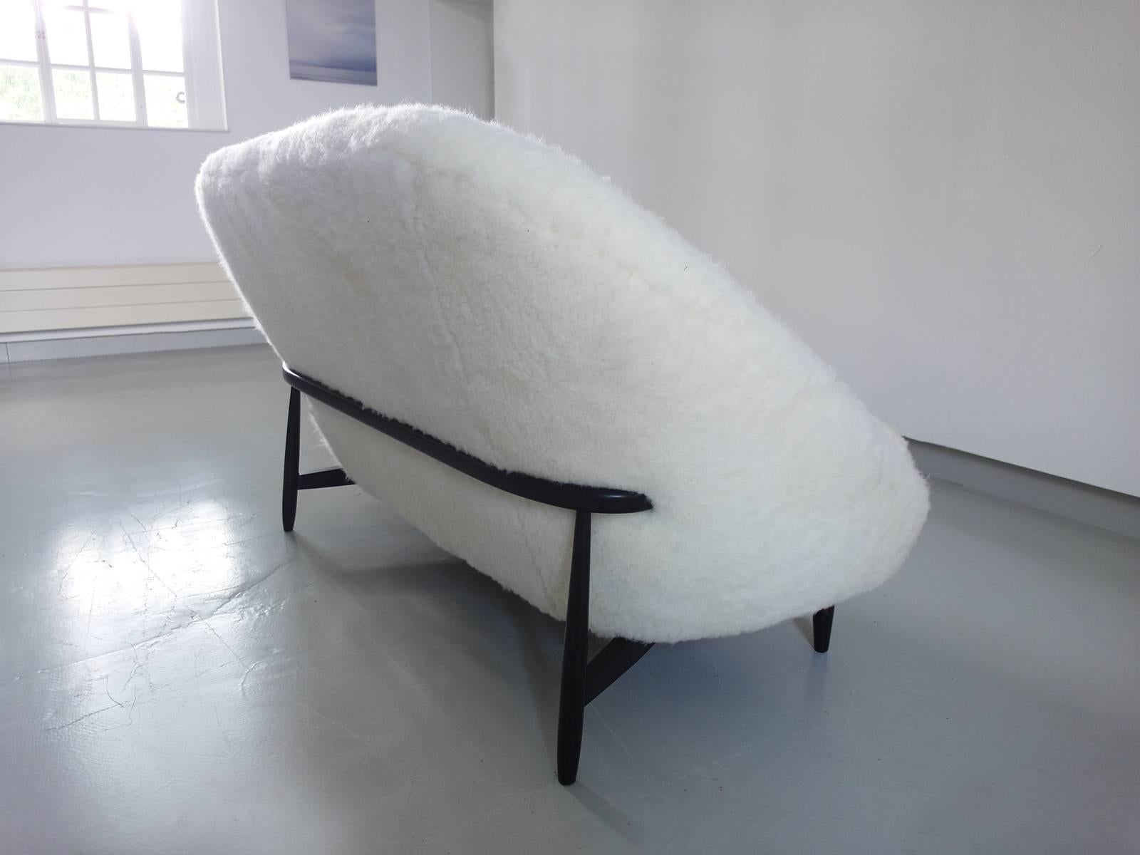 Sofa Model 115 Executed in Sheepskin Designed by Theo Ruth for Artifort, Holland In Excellent Condition In Woudrichem, NL
