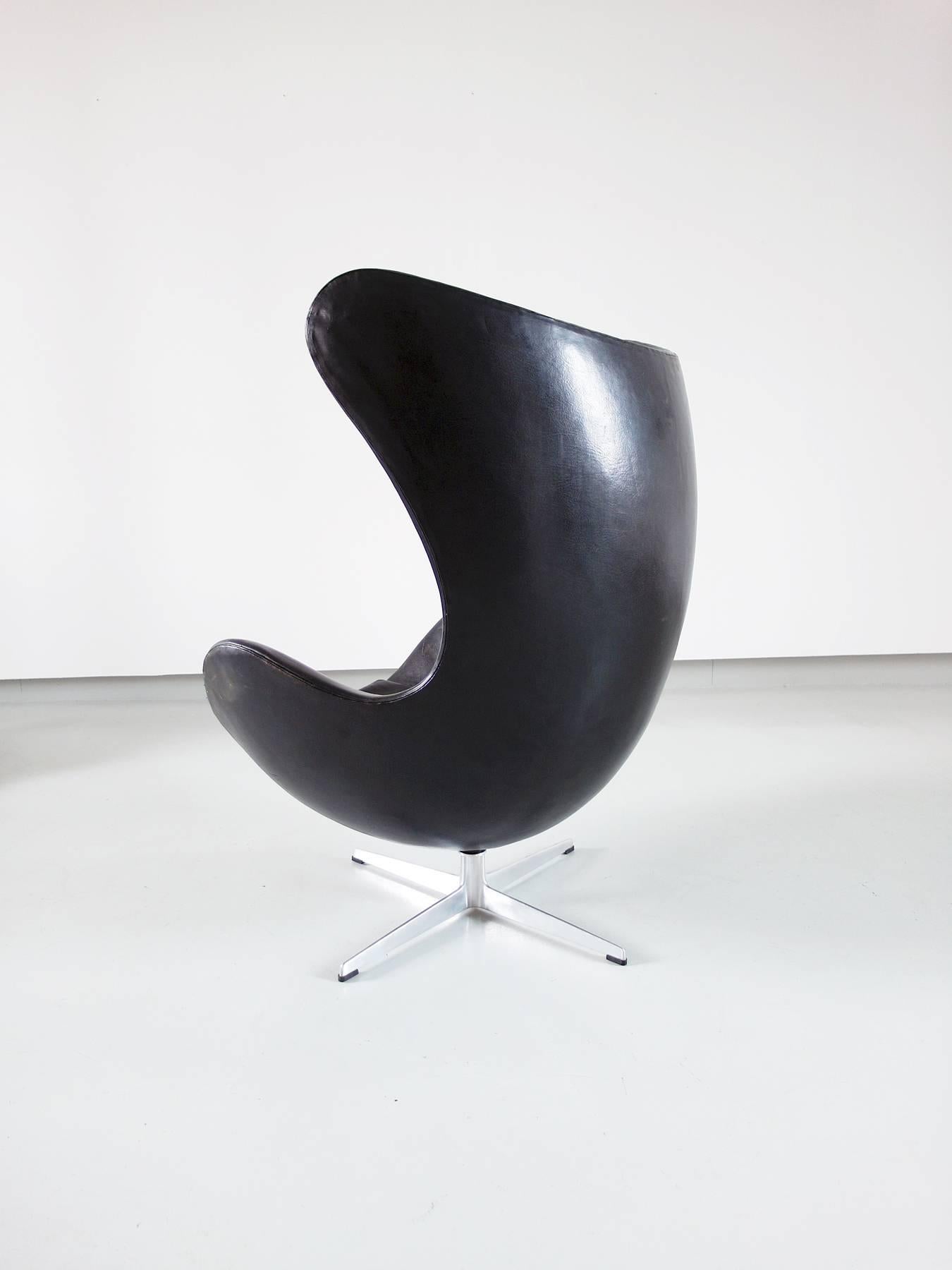 Scandinavian Modern Egg Chair by Arne Jacobsen for Fritz Hansen Original Early Edition, Denmark