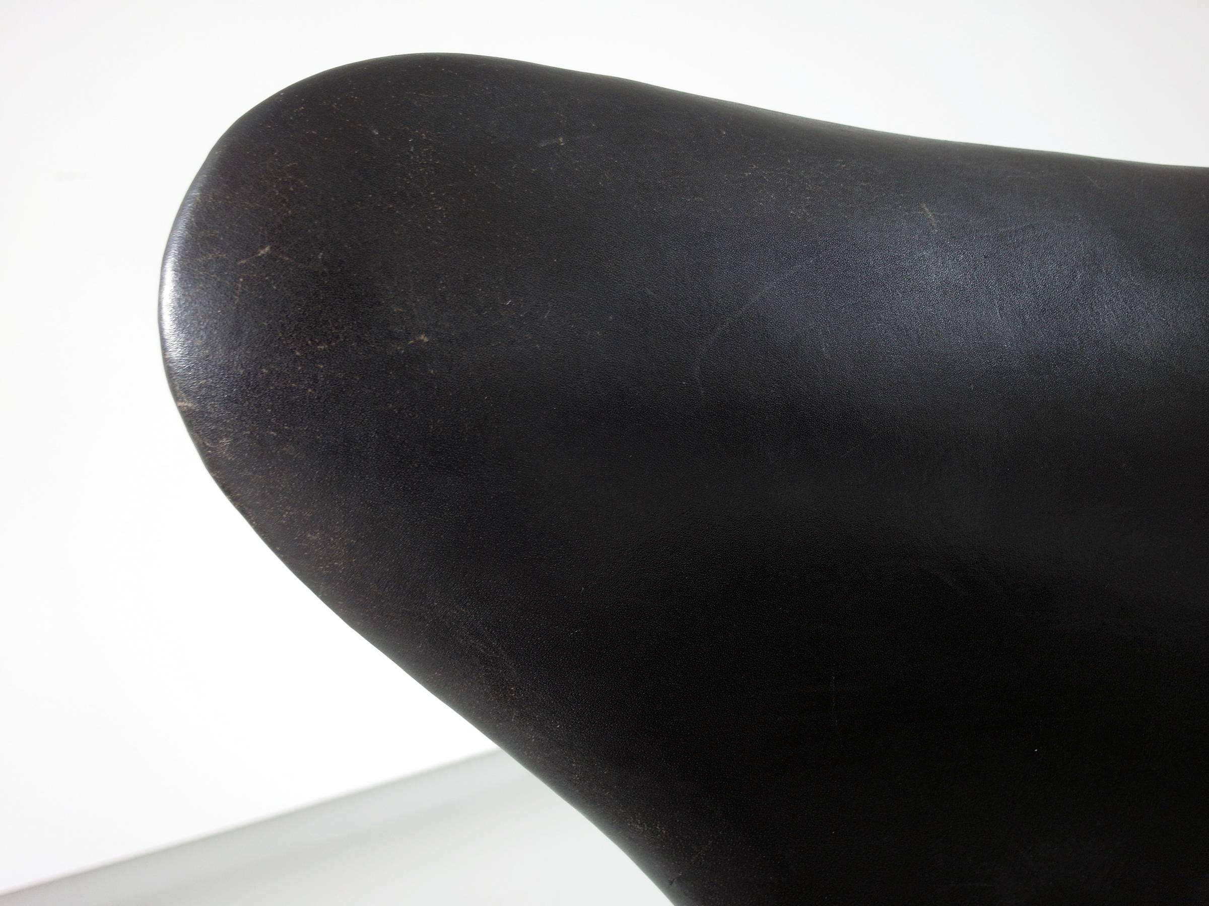 Leather Egg Chair by Arne Jacobsen for Fritz Hansen Original Early Edition, Denmark