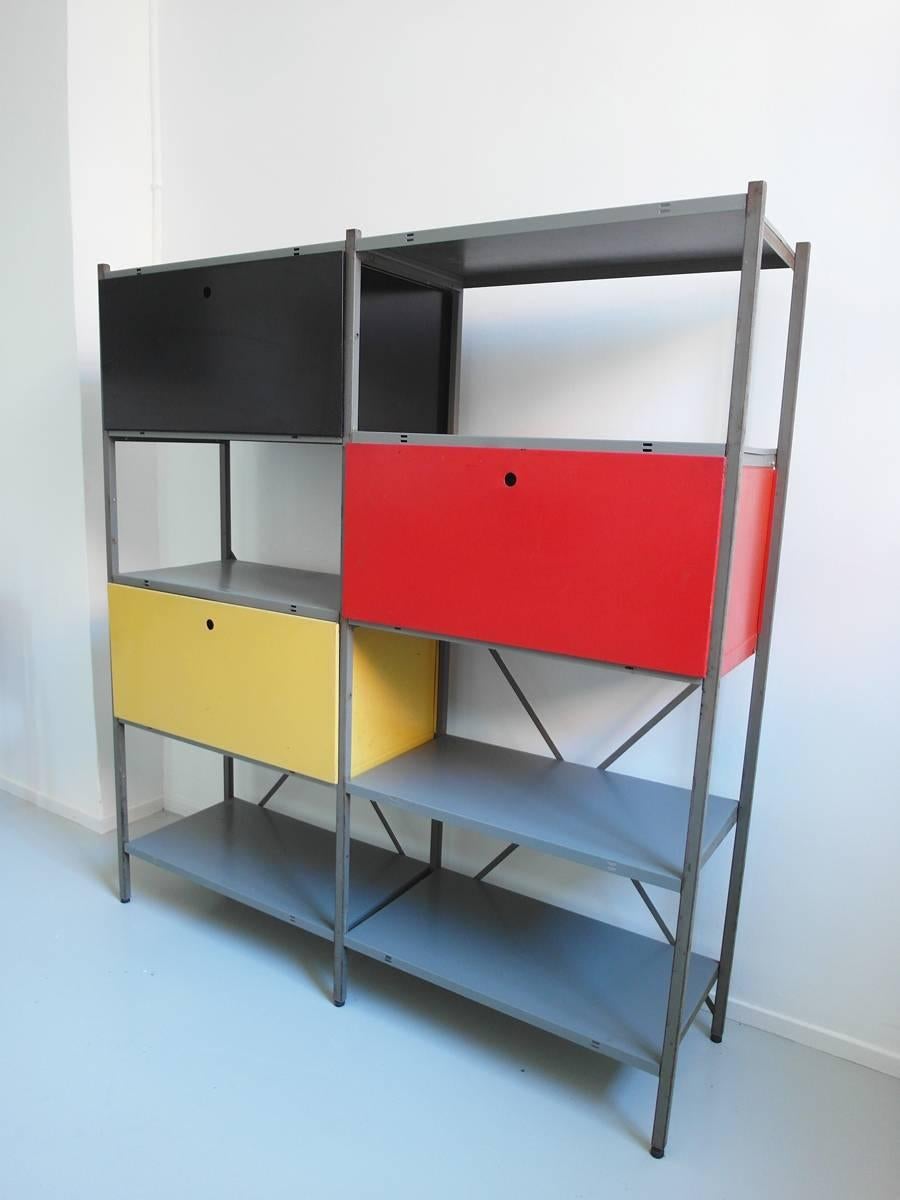 Colorful Industrial Metal Storage Cabinet by Wim Rietveld for Gispen, 1954 In Good Condition In Woudrichem, NL