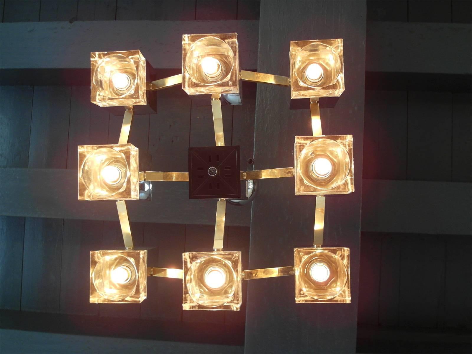 Late 20th Century Sciolari Mirrored Chandelier with Glass Cubes and Brass, Italy, 1970s For Sale
