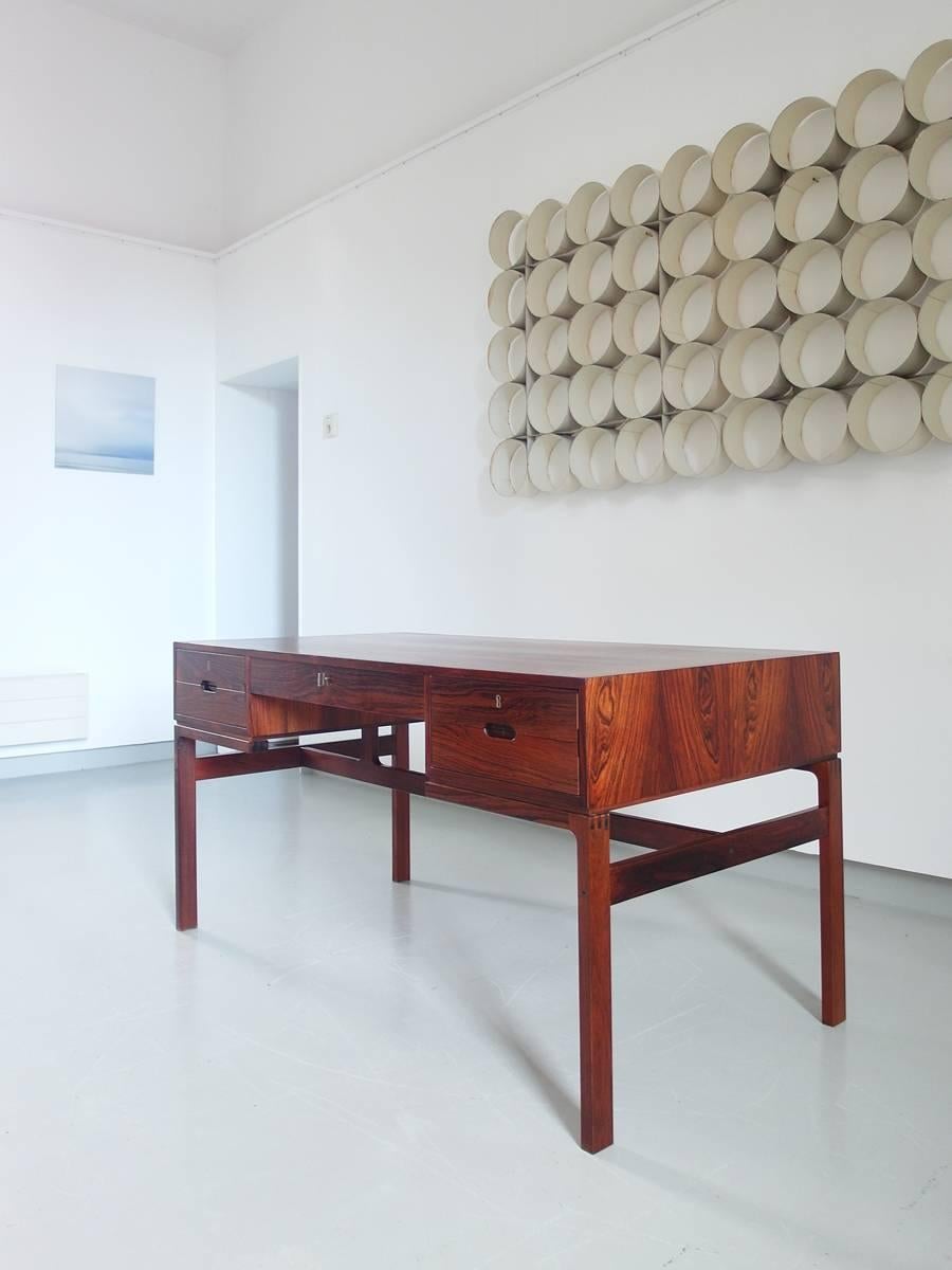 Arne Wahl Iversen Rosewood Desk for Vinde Møbelfabrik, Denmark, 1950s In Excellent Condition In Woudrichem, NL