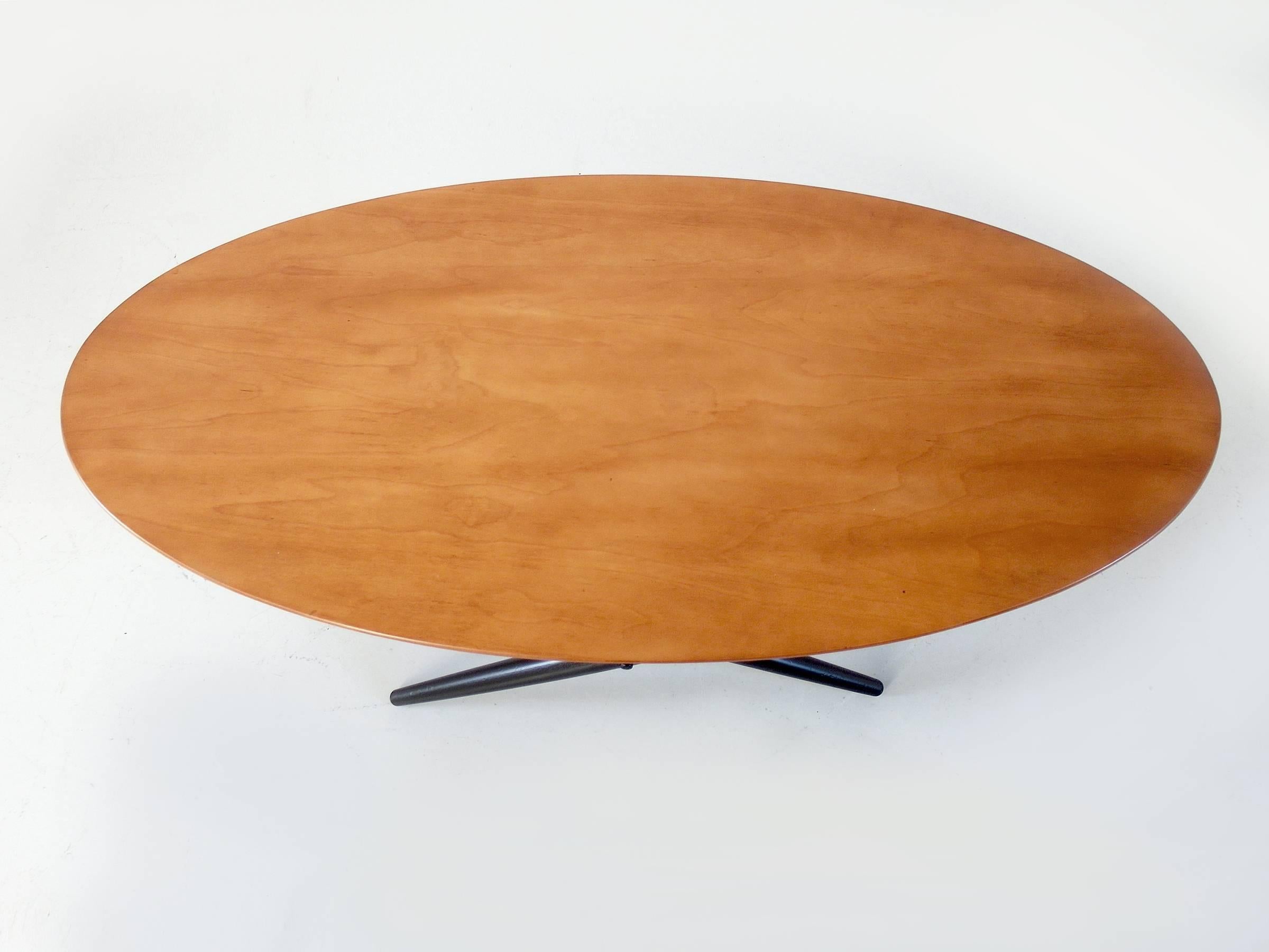 Early Ilmari Tapiovaara 'Ovalette' Coffee Table for Asko Oy Lahti, Finland, 1953 In Good Condition For Sale In Woudrichem, NL