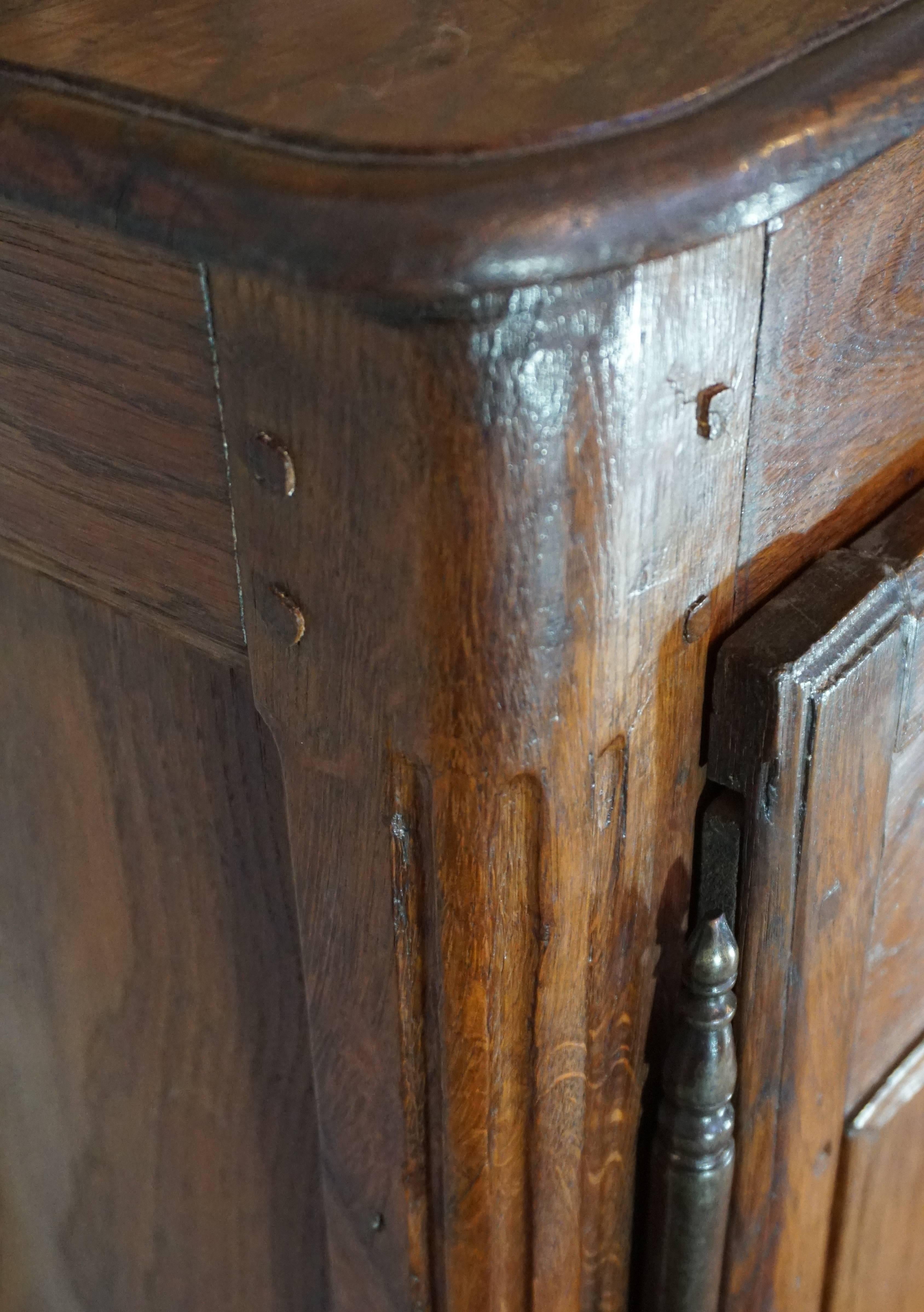 French Louis XV 18th Century Pegged Walnut Cupboard Armoire from Provence 3