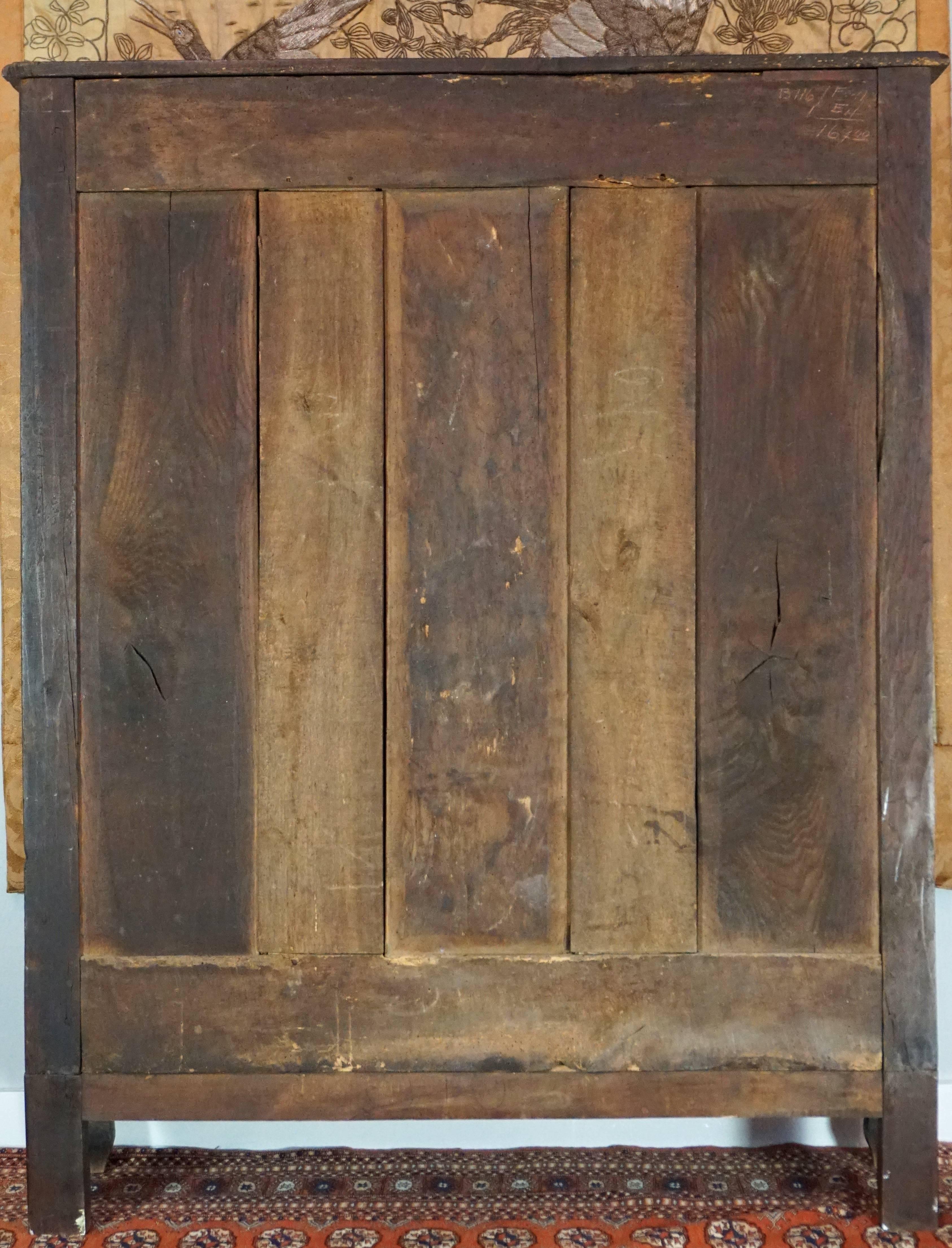 French Louis XV 18th Century Pegged Walnut Cupboard Armoire from Provence 4