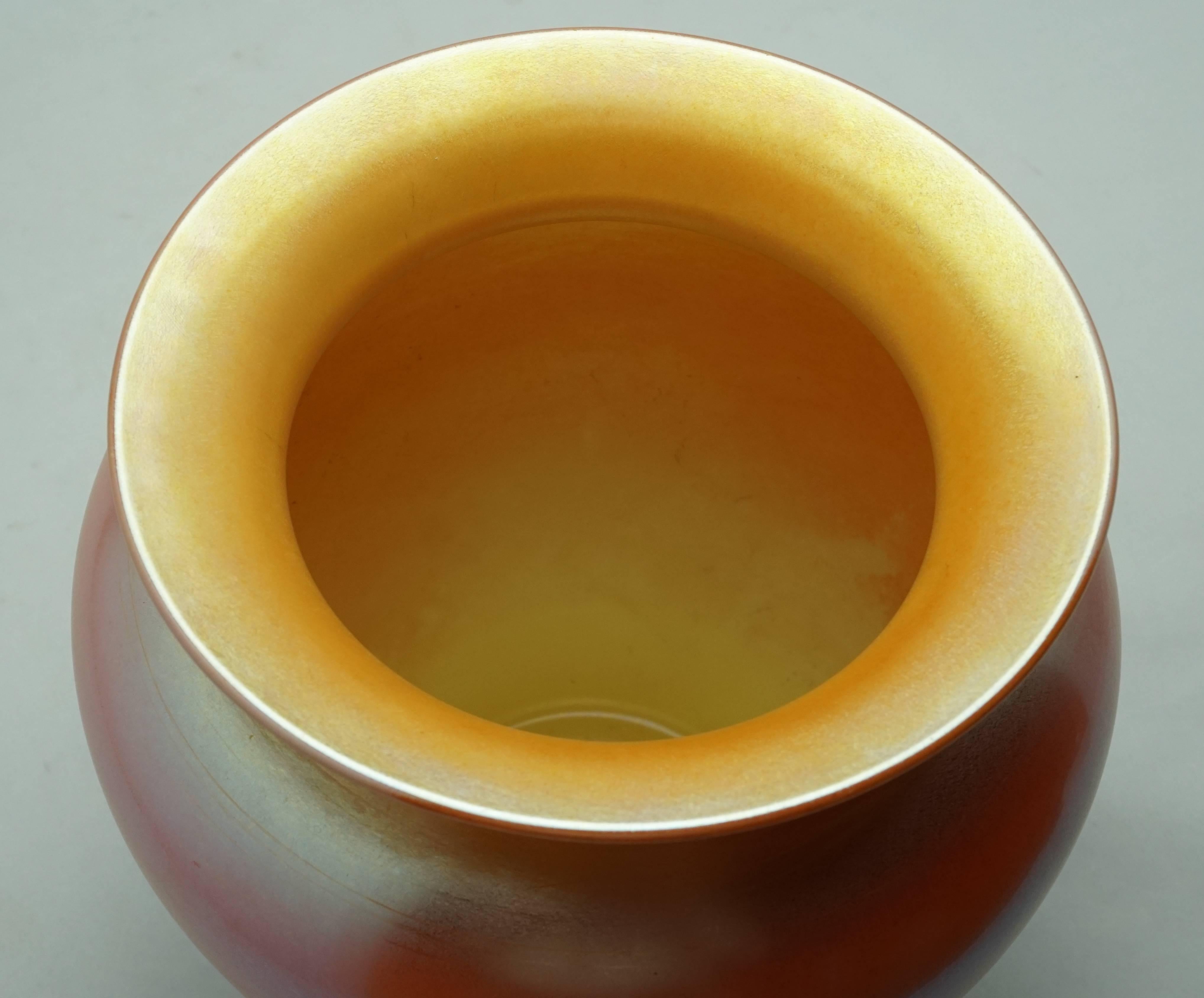 Cuit Vase Art Déco Durand Irredescent en verre orange et or en vente