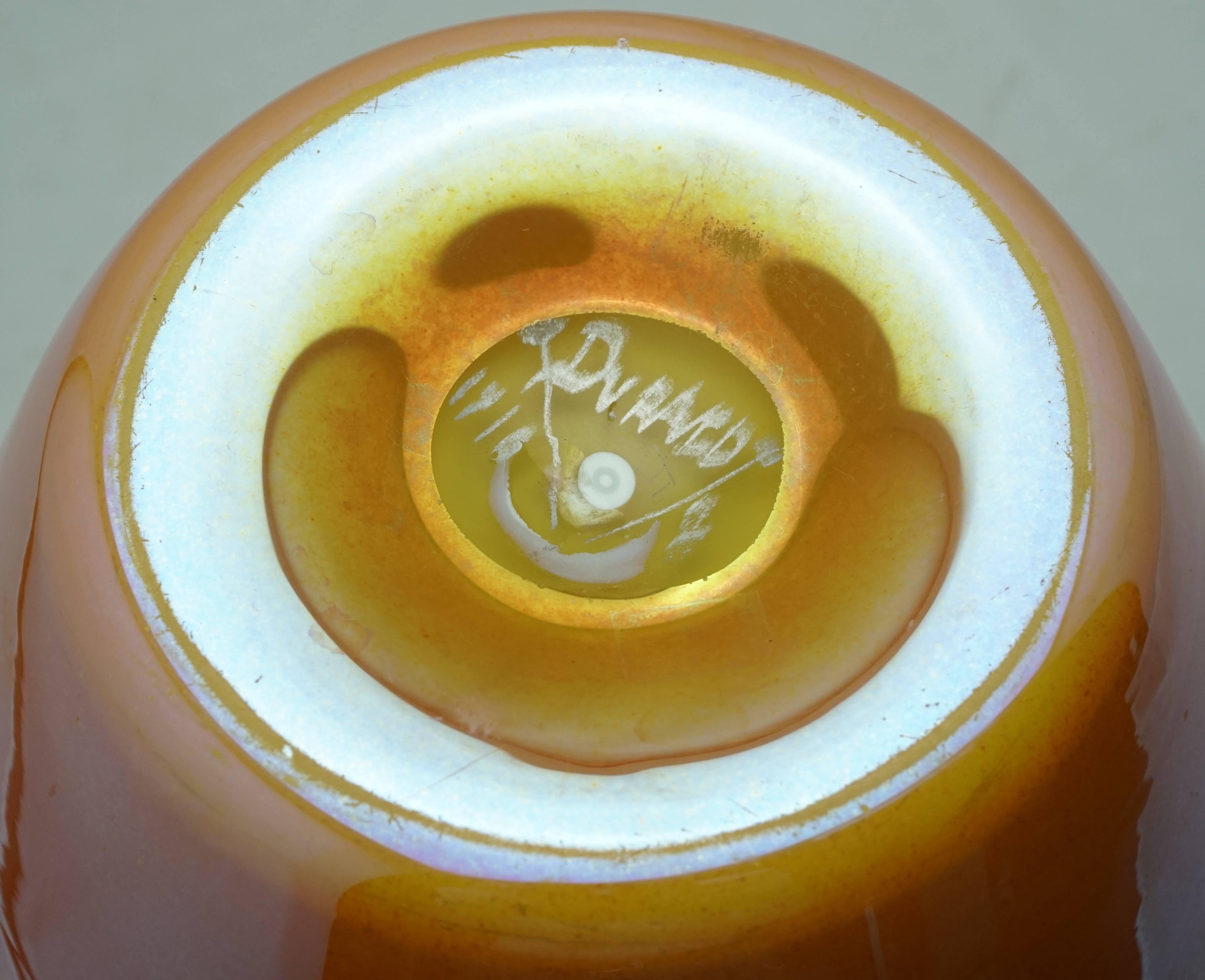Américain Vase Art Déco Durand Irredescent en verre orange et or en vente