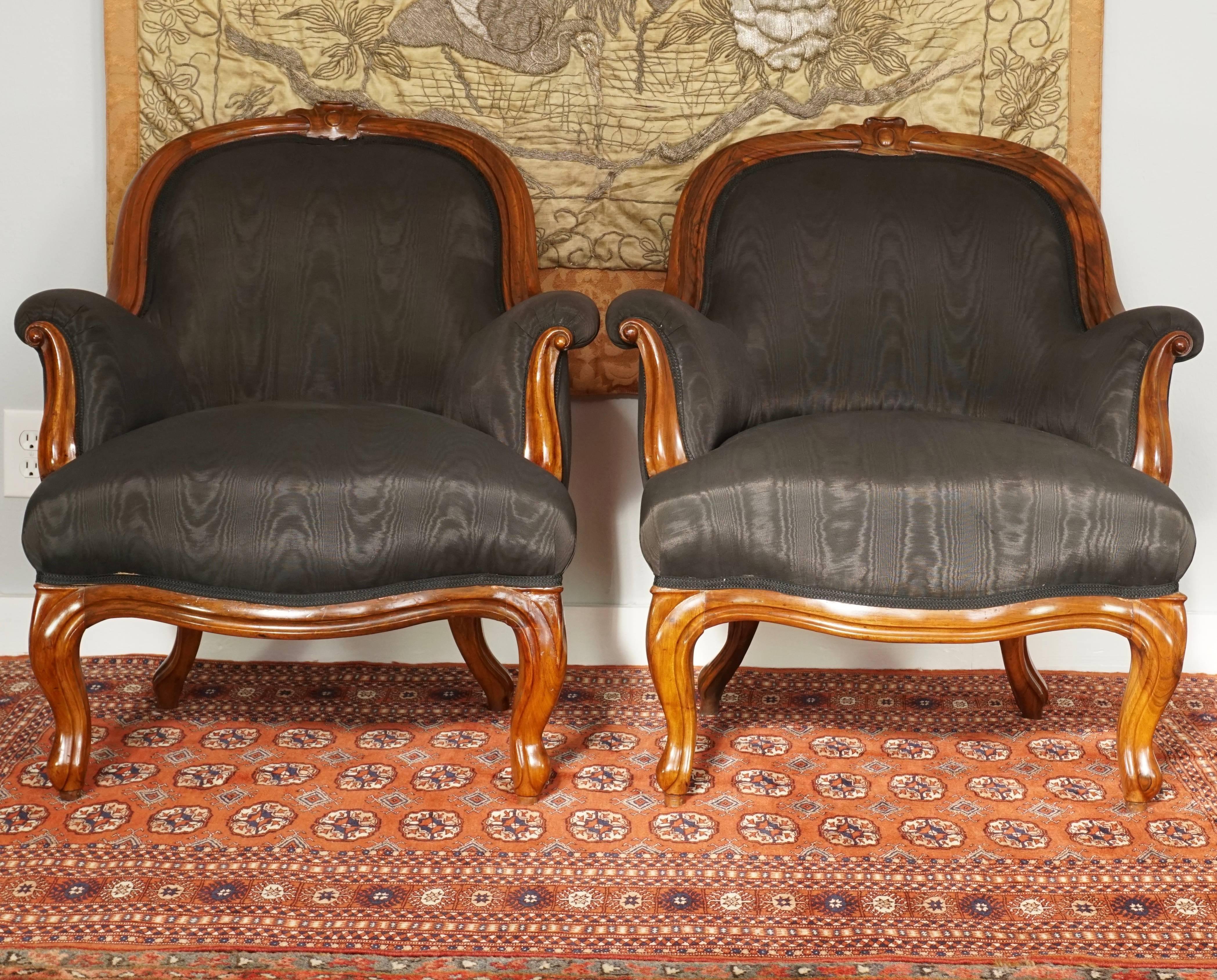 Hand-Carved Pair of French Period Louis Philippe Walnut Armchairs Bergeres, 1840