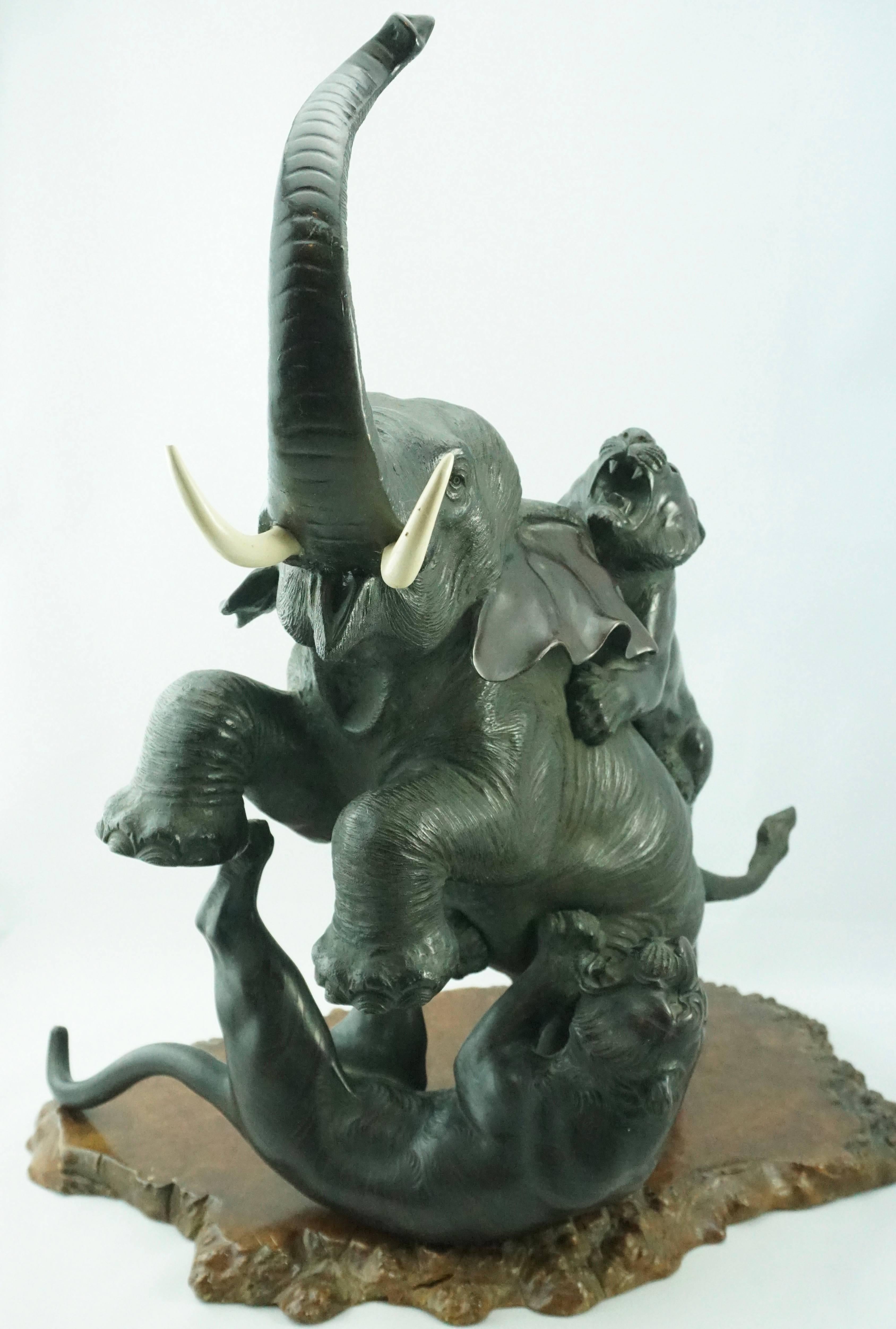 Meiji Genryusai Seiya japonais Éléphants et tigres en bronze en vente 1
