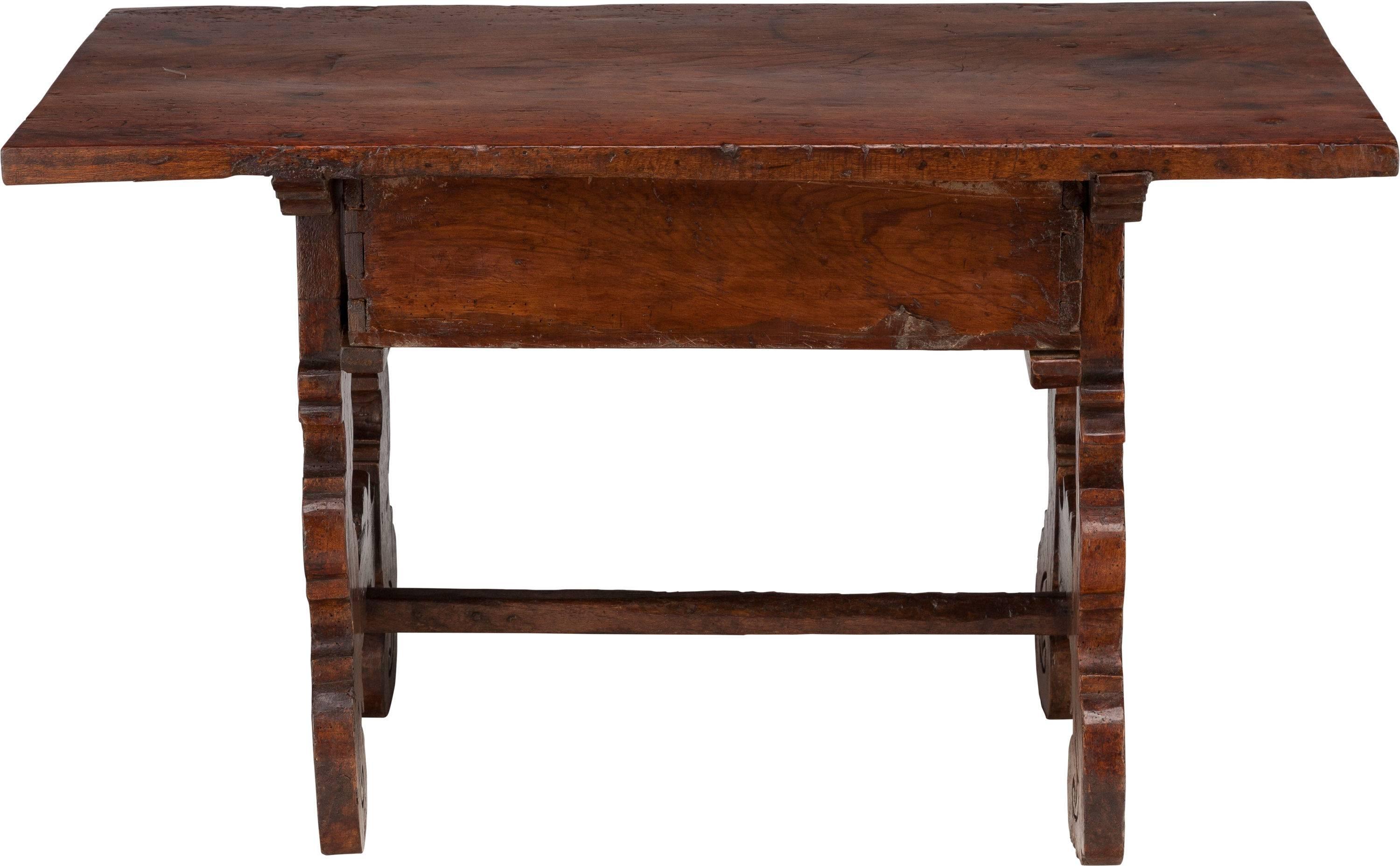 There is no mistaking the style and sophisticated design of this exquisite antique Spanish side table from the last quarter of the 17th century or early 18th century.

This stunning table with one drawer will definitely become a key piece in your