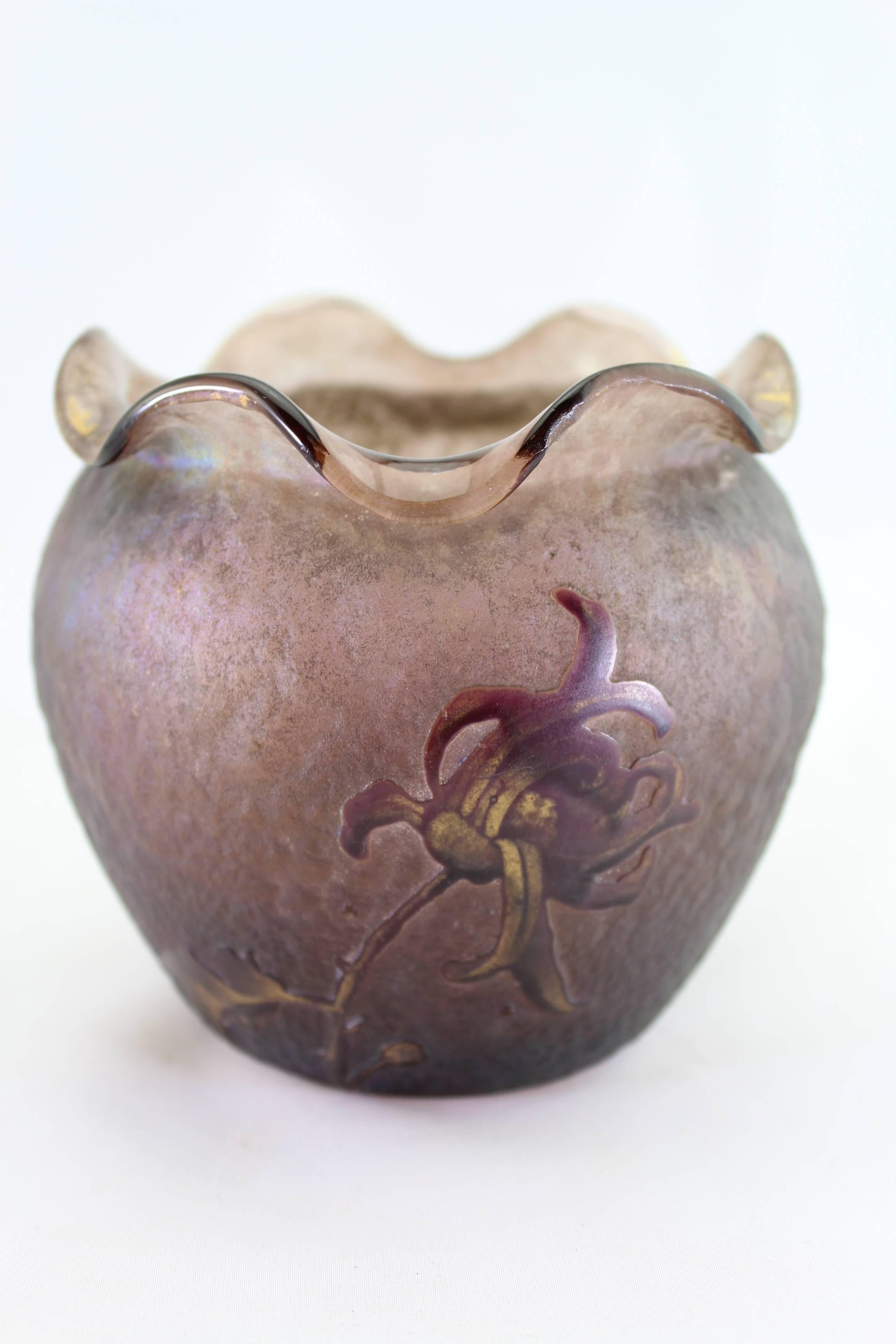 Art Nouveau Daum Nancy Cameo Iridescent Iris Vase, circa 1900