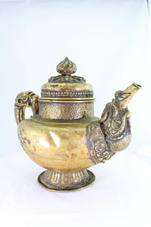 Tibetan 19th Century Brass Dragon Tea Pot In Distressed Condition In Dallas, TX