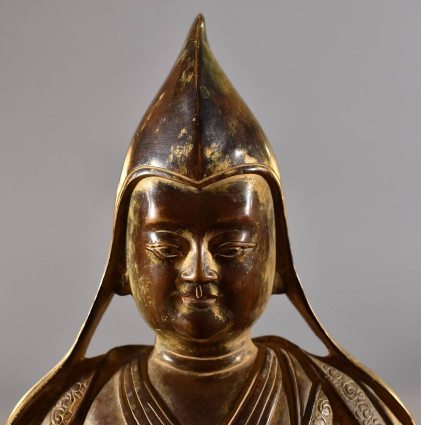 18th Century Sino-Tibetan Bronze Figure of Tsongkhapa Buddha In Excellent Condition In Dallas, TX