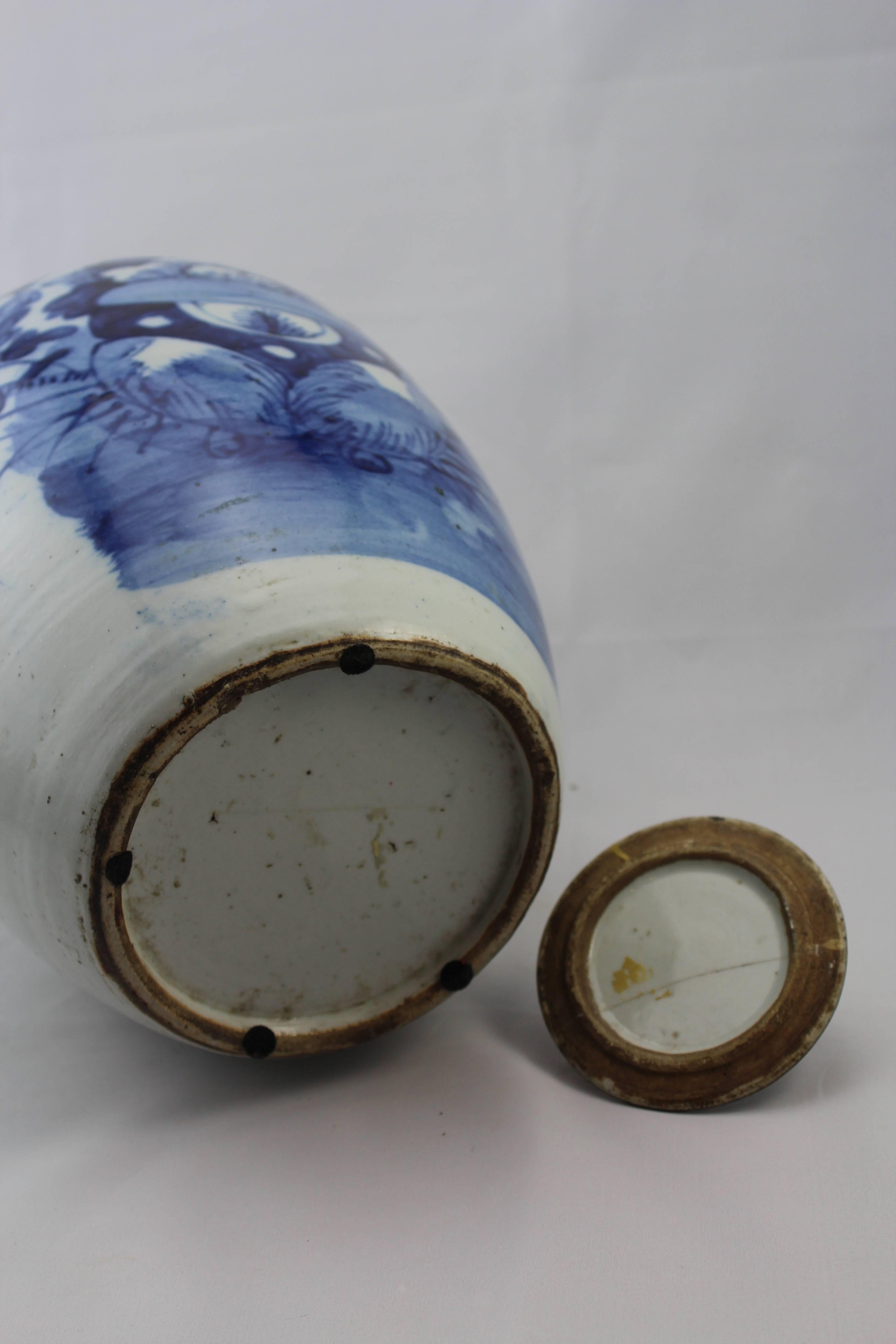 Chinese Blue and White Export Lidded Ginger Jar In Good Condition In Dallas, TX
