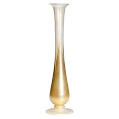 Grand vase Art nouveau « Favrile » blanc et or de Tiffany Studios