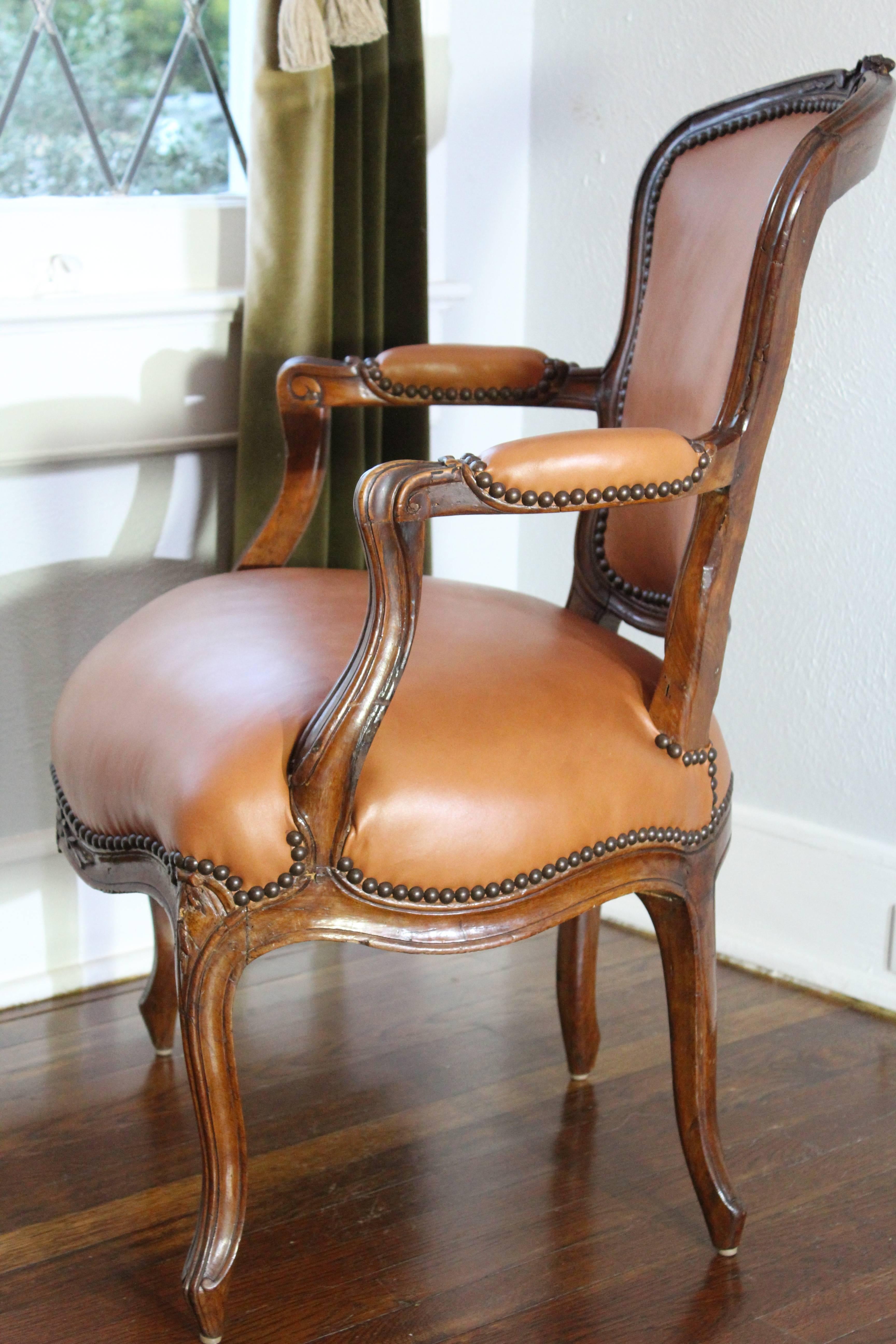 leather fauteuil