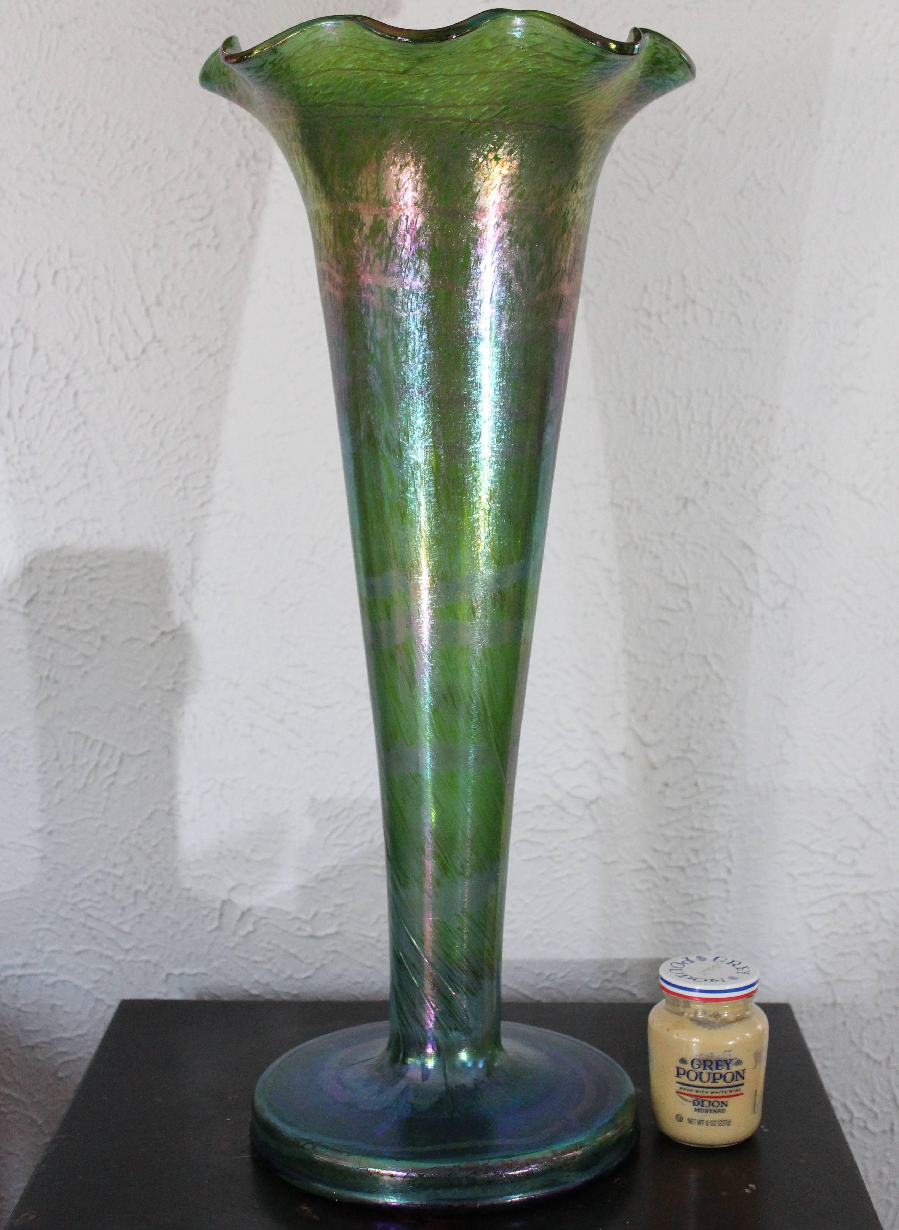 Art Nouveau Monumental Austrian Fritz Heckert Changeant Trumpet Vase, circa 1900.  For Sale