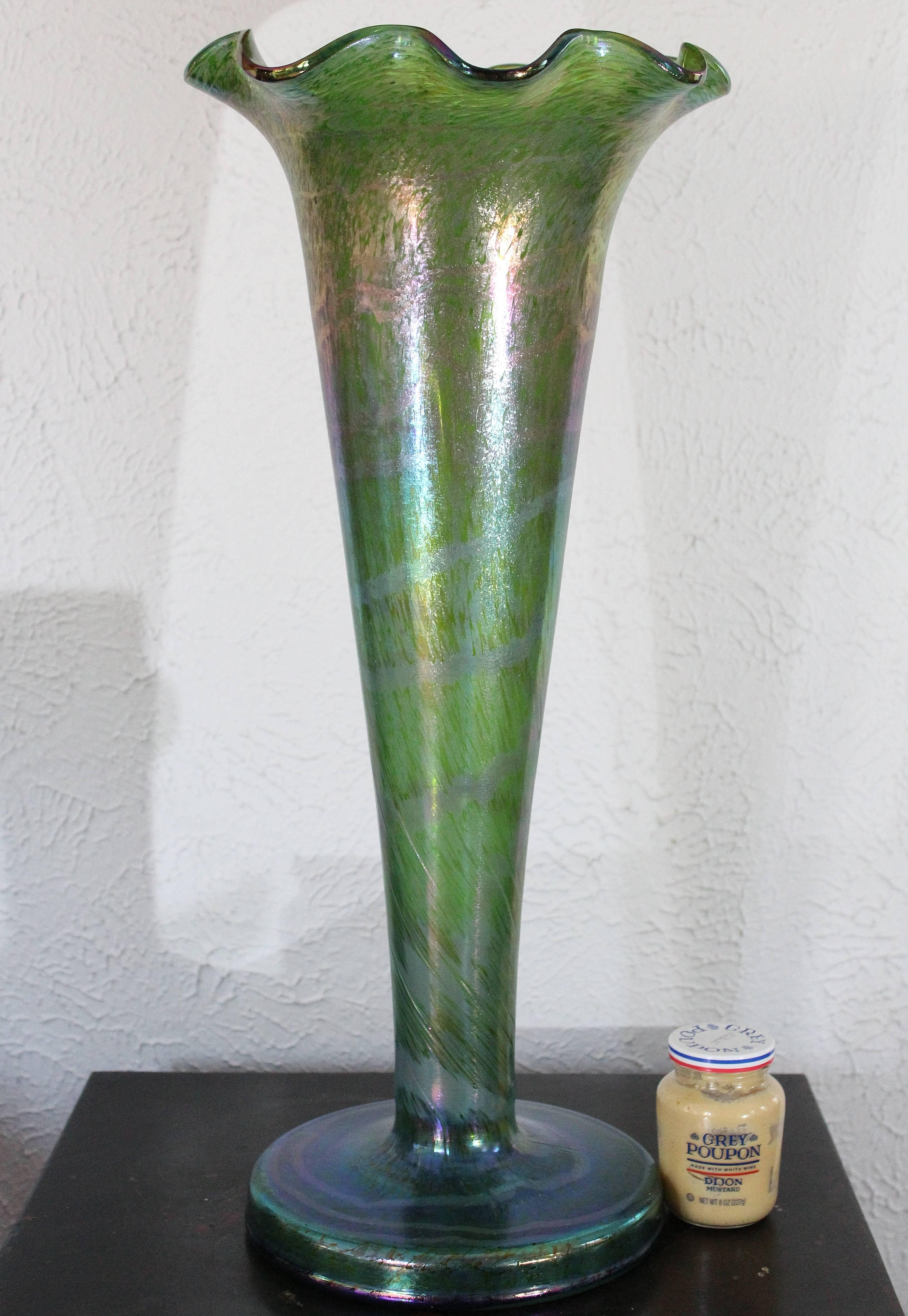 Monumental Austrian Fritz Heckert Changeant Trumpet Vase, circa 1900.  In Excellent Condition For Sale In Dallas, TX
