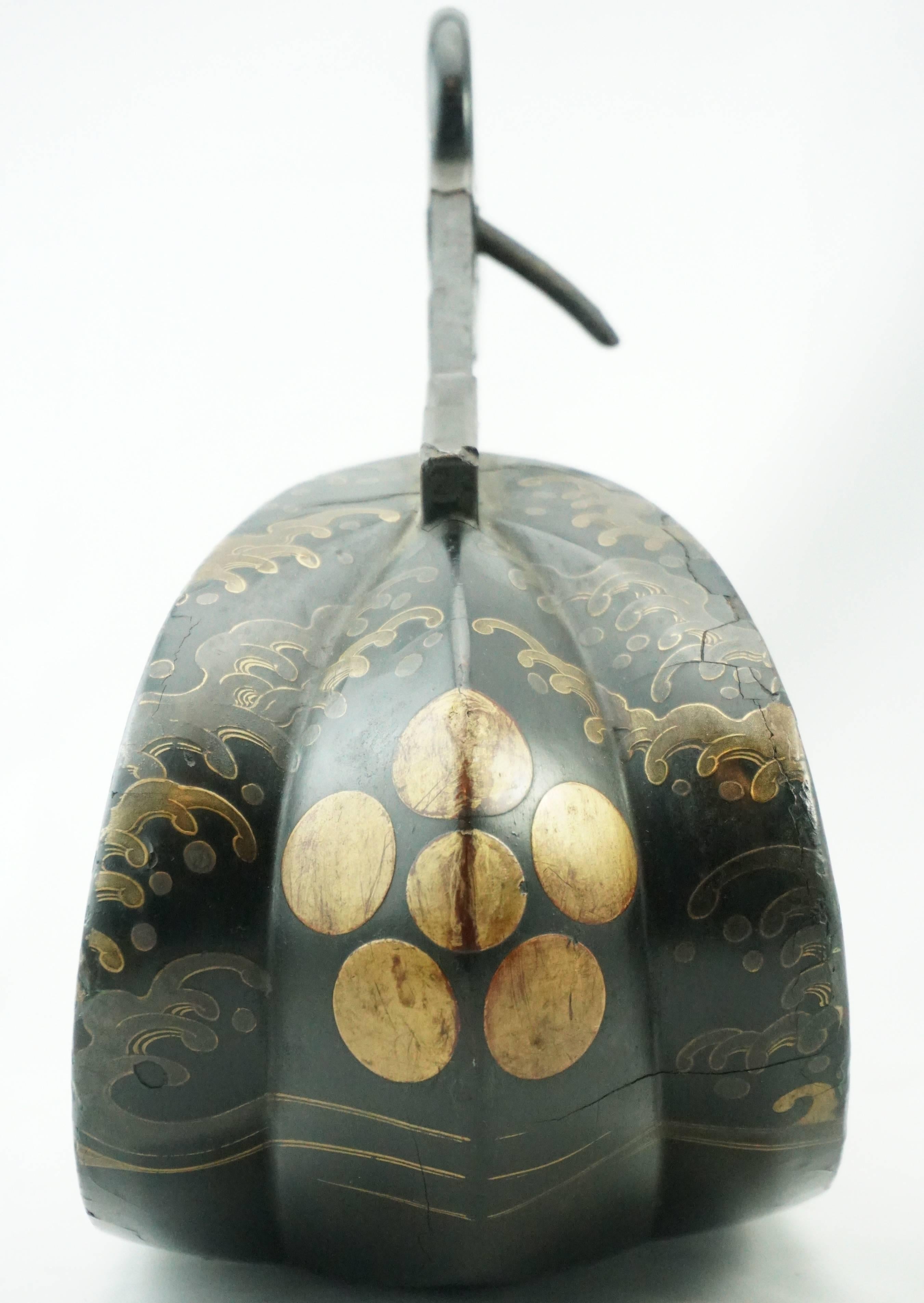 Pair of 18th Century Japanese Edo Period Lacquered Samurai Iron Stirups For Sale 3