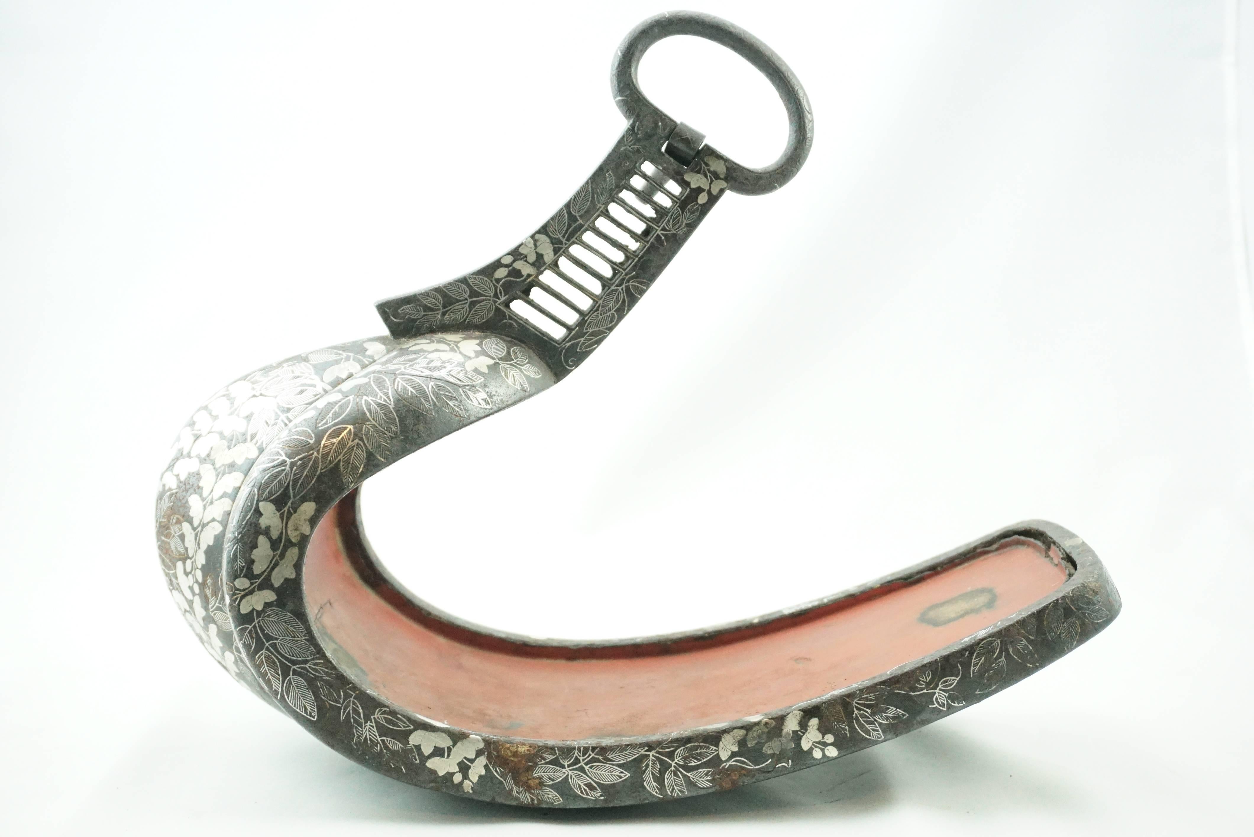 Pair of Edo 18th/19th Century Silver Inlaid Samurai Abumi Japanese Iron Stirrups 3