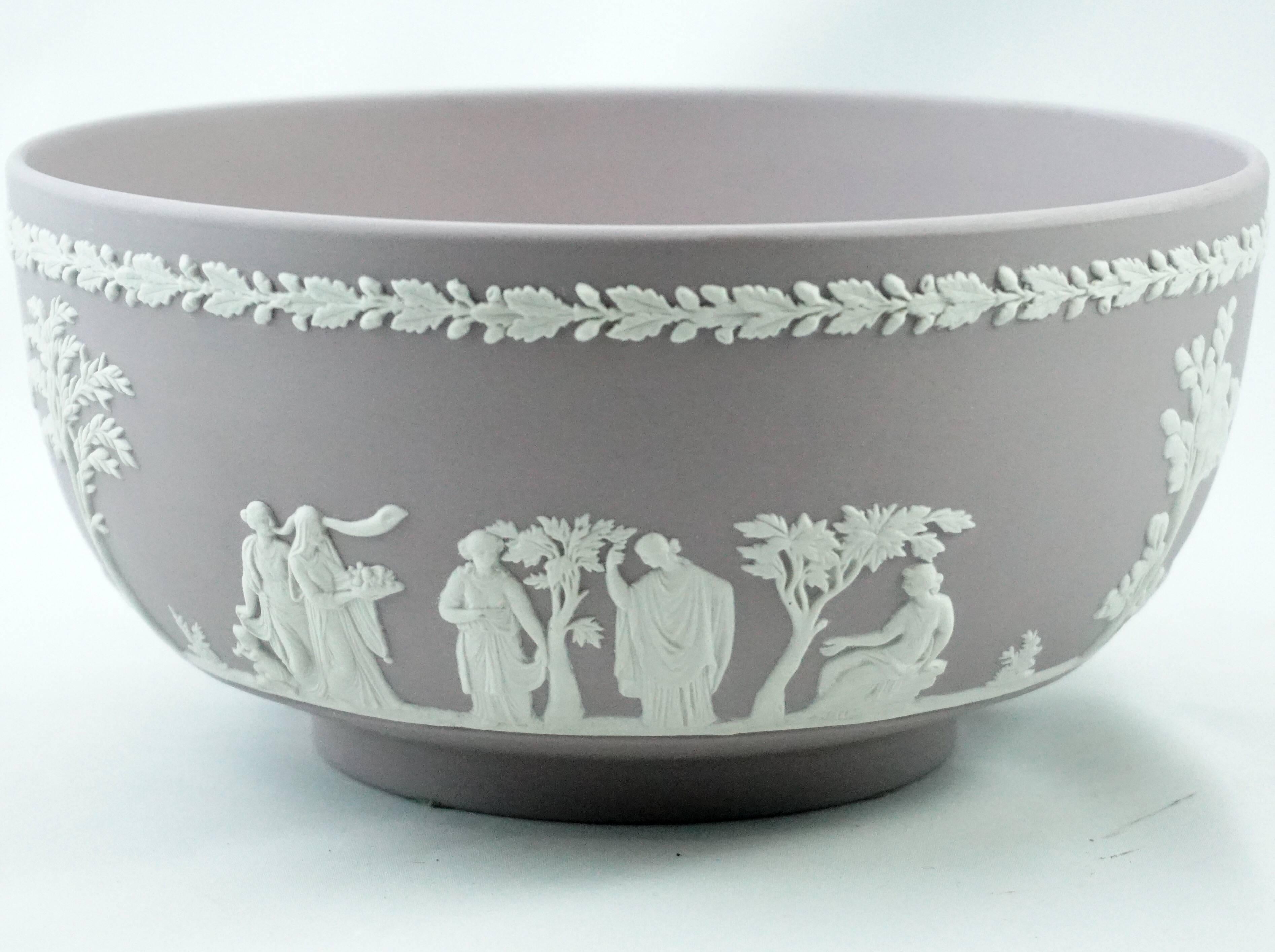 Wedgwood lilac solid jasper ware sacrifice bowl featuring the bas-relief of sacrifice figures. Perfect size bowl.

This bowl measures 7 7/8 diameter x 3 5/8 tall 

Marked ‘Wedgwood made in England’ with the registered English trademark symbol