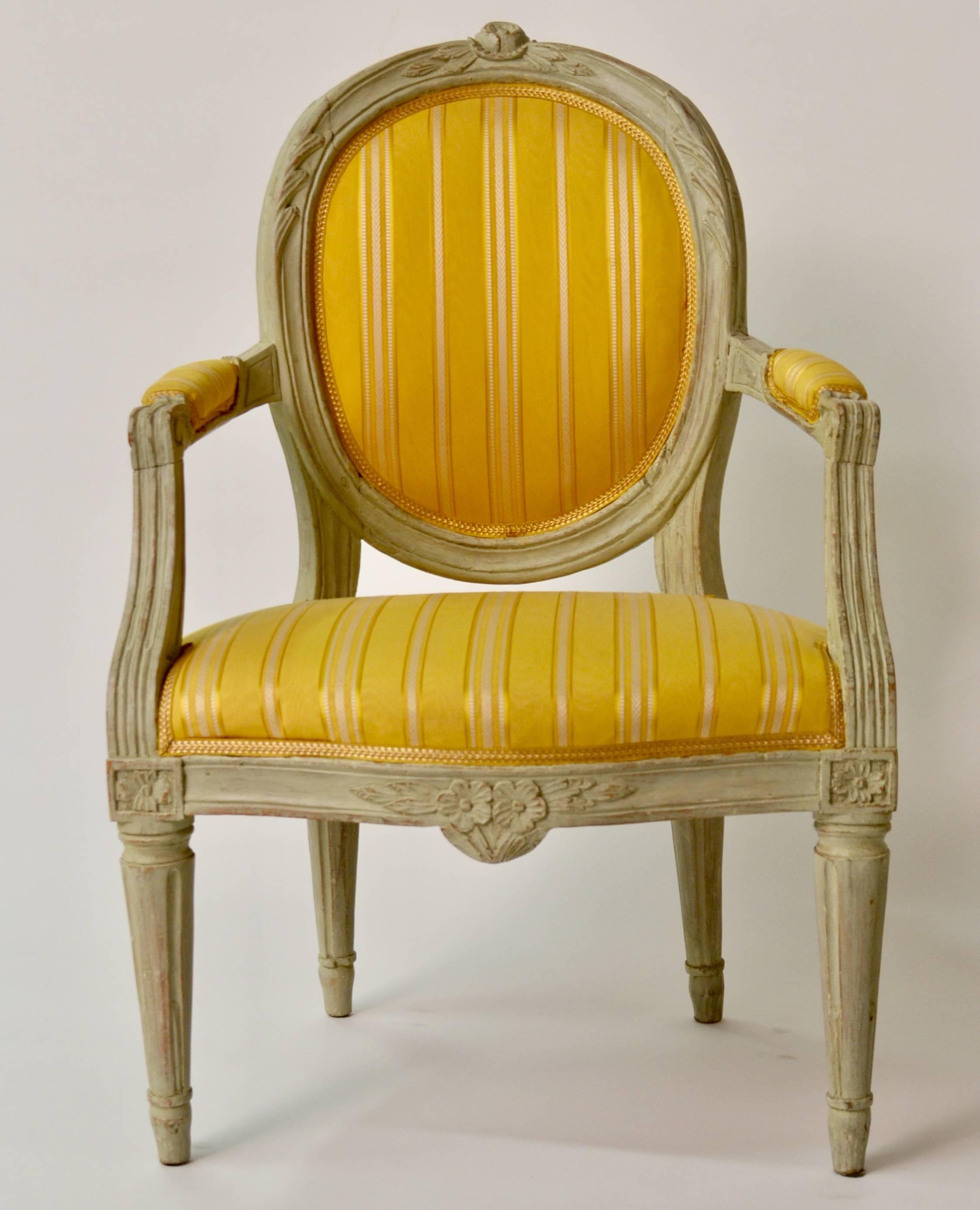 Pair of Gustavian period, circa 1780. Original painted seating.

Dimensions: Seat height: 17 inches, height 36.5 inches, width 24 inch; seat depth 22 inch.

Condition: Very good.