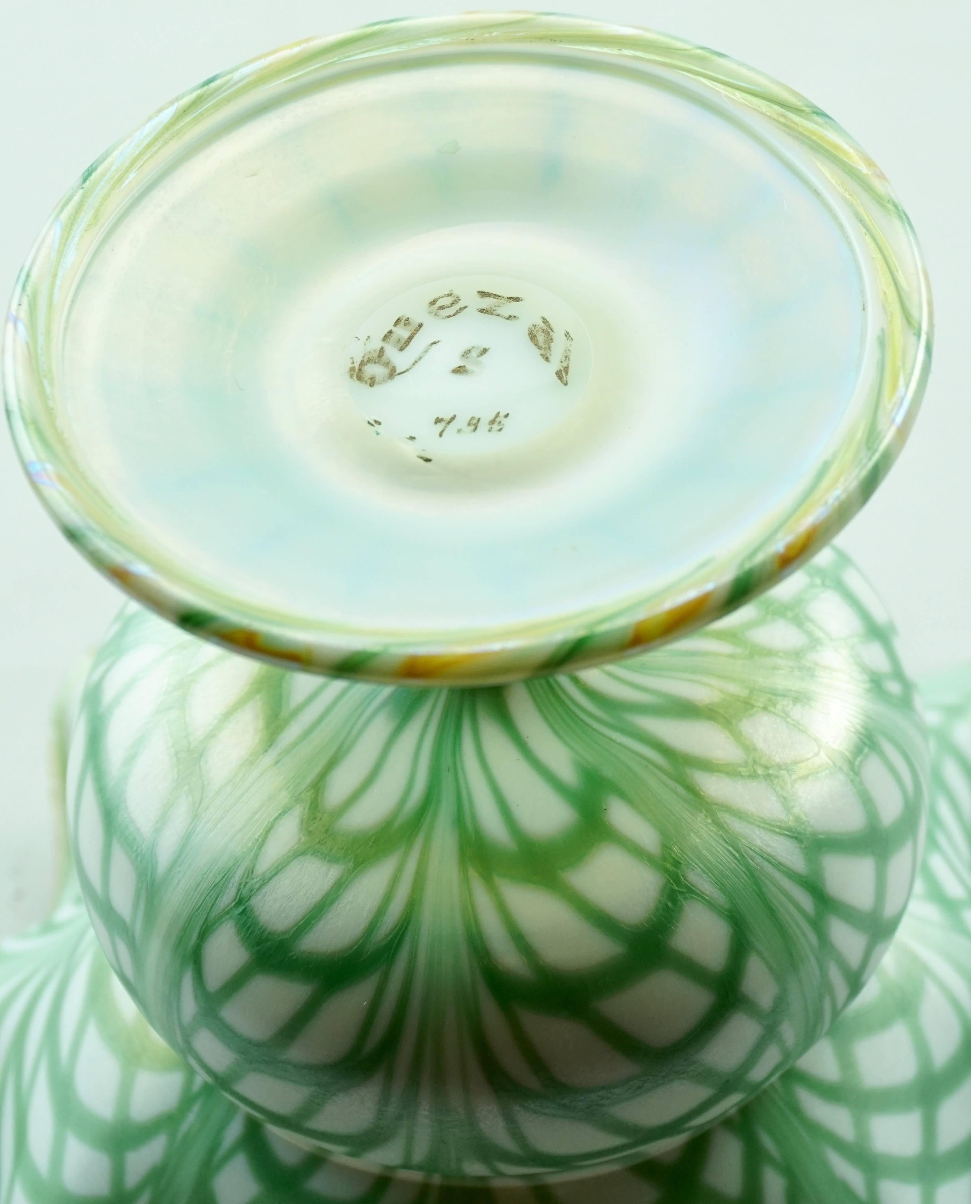 Quezal Floriform Fishnet and Zipper Decorated Compote In Excellent Condition In Dallas, TX
