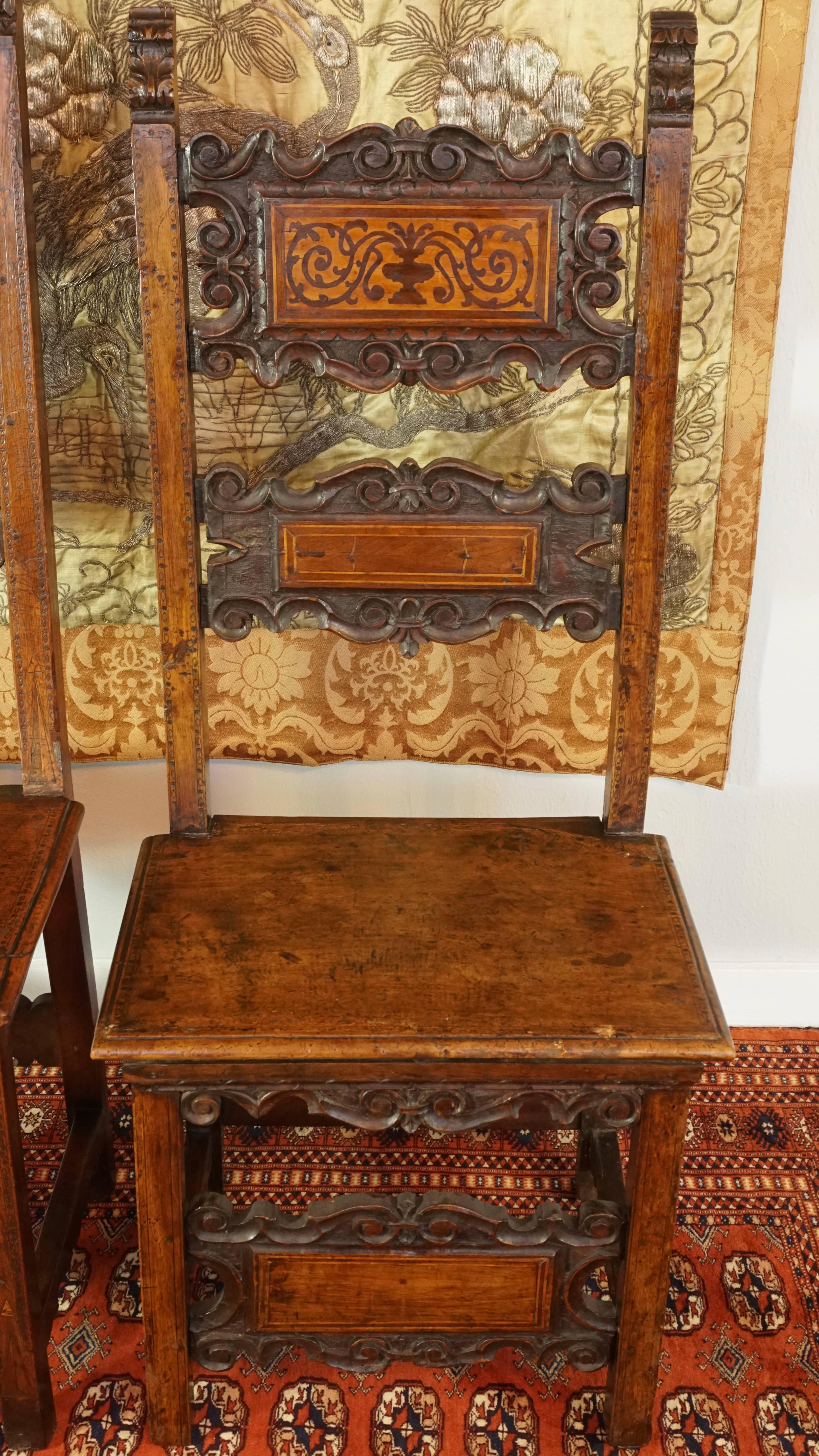 Wood 17th Century Pair of Lombardian Italian Swiss Carved Chairs For Sale
