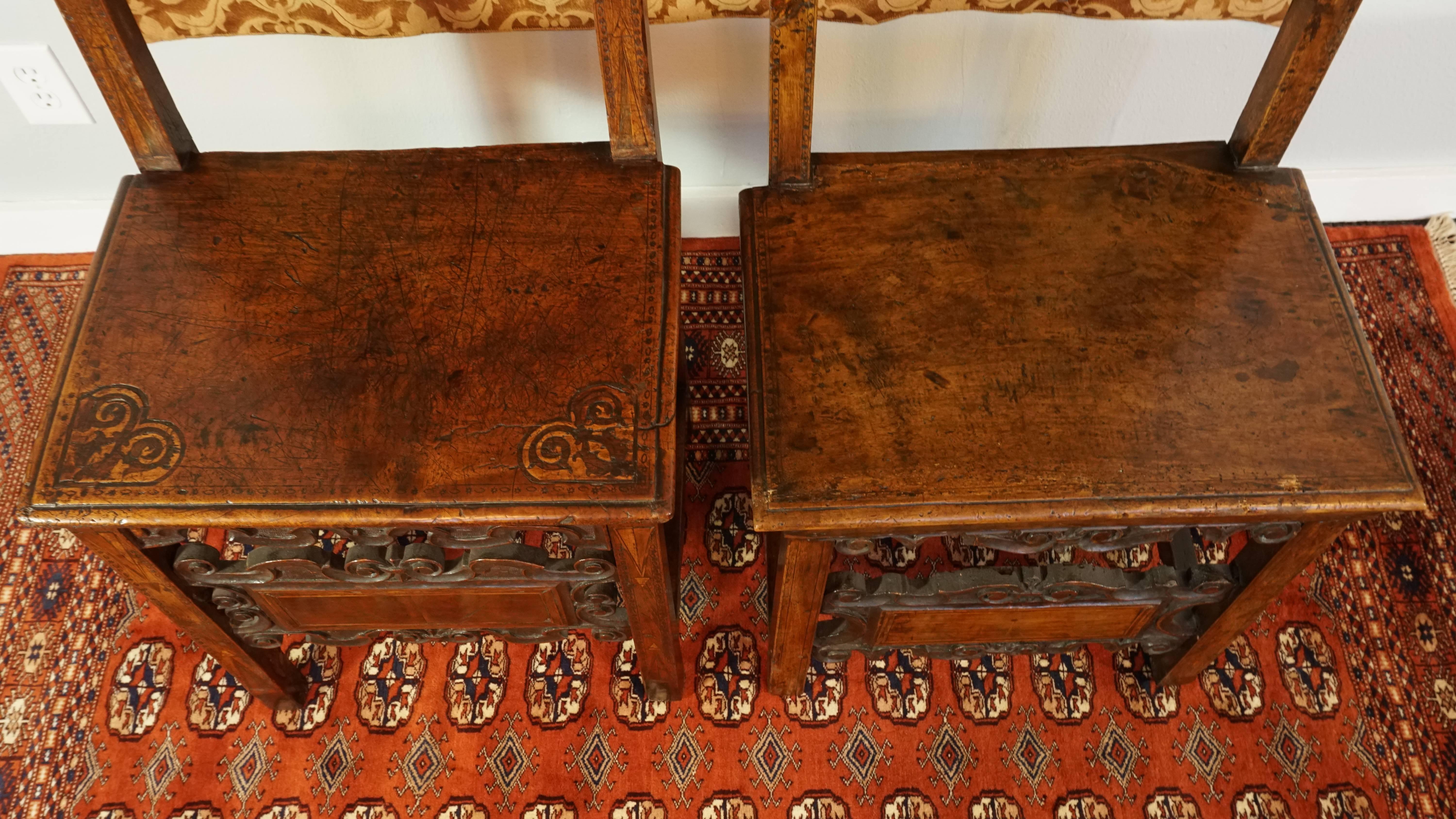 17th Century Pair of Lombardian Italian Swiss Carved Chairs For Sale 1