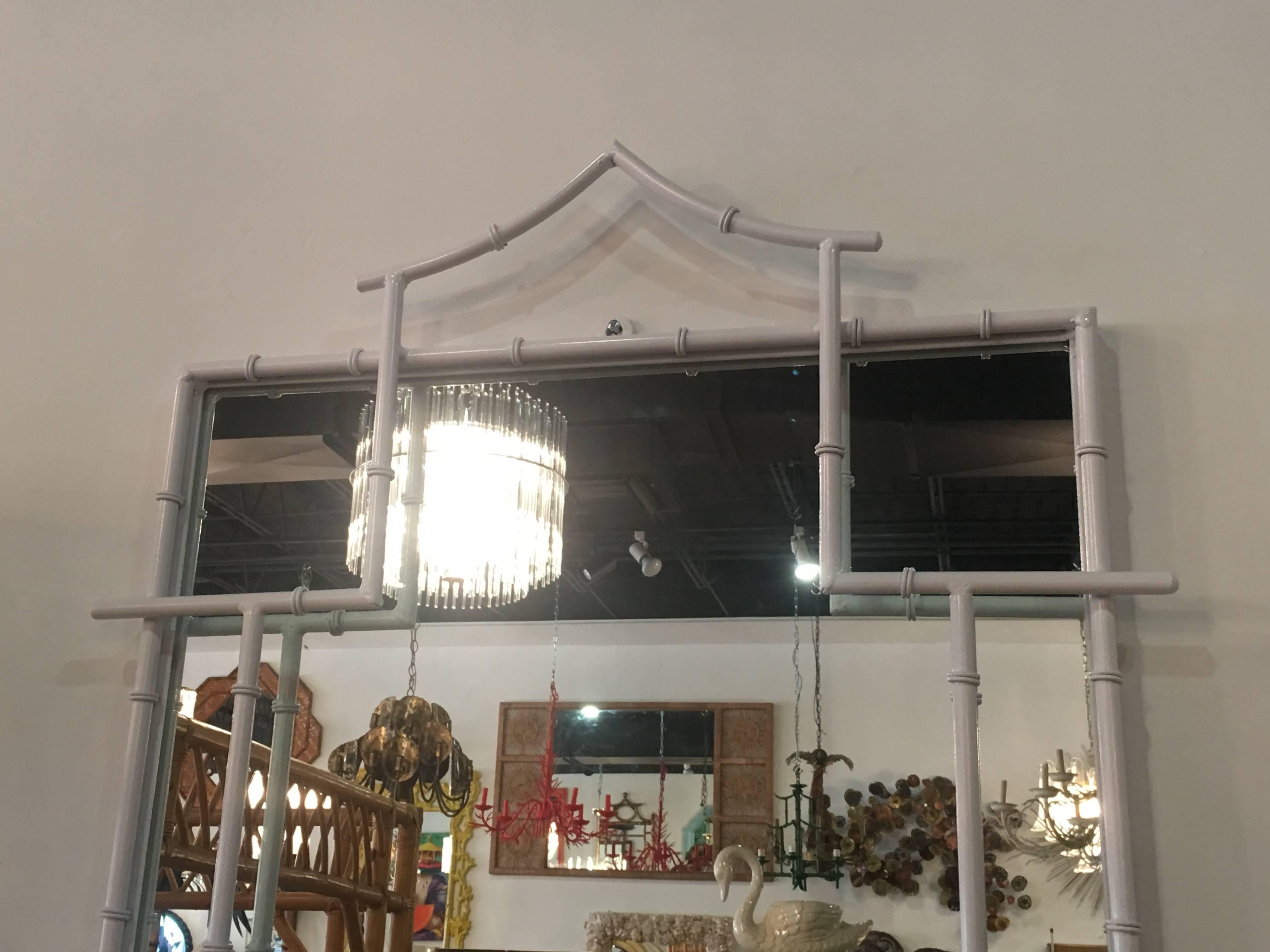 Faux Bamboo Metal Console Table and Pagoda Mirror Chinese Chippendale  In Good Condition In West Palm Beach, FL