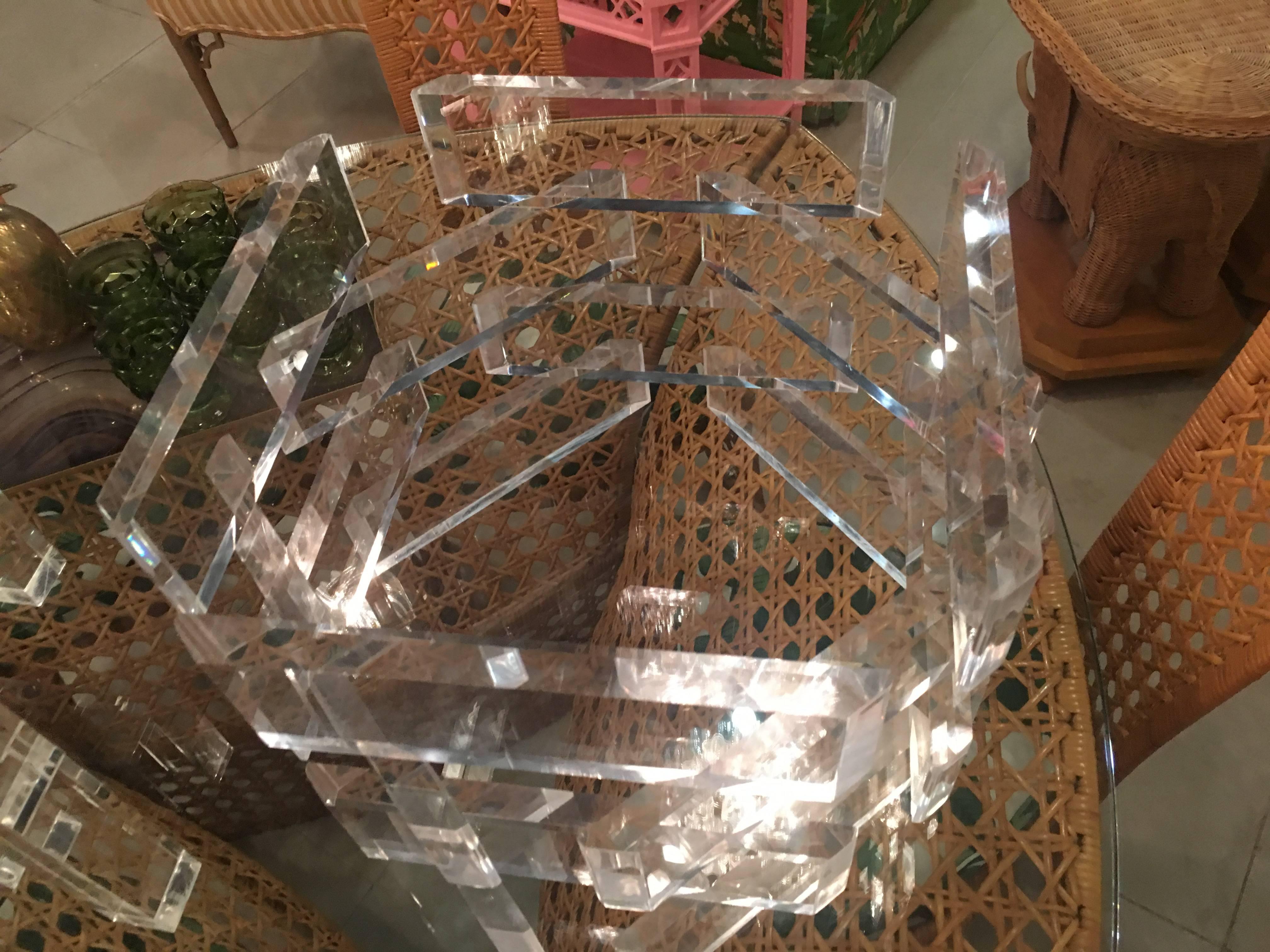 Table basse cocktail octogonale empilée vintage en Lucite Hollywood Regency en vente 3