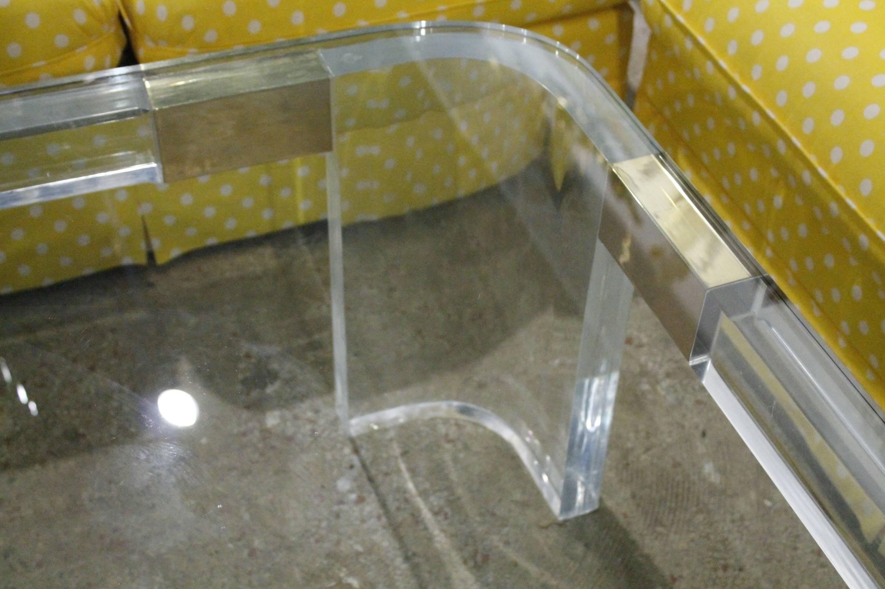 Charles Hollis Jones Lucite and Brass Triangle Coffee or Cocktail Table In Good Condition For Sale In West Palm Beach, FL