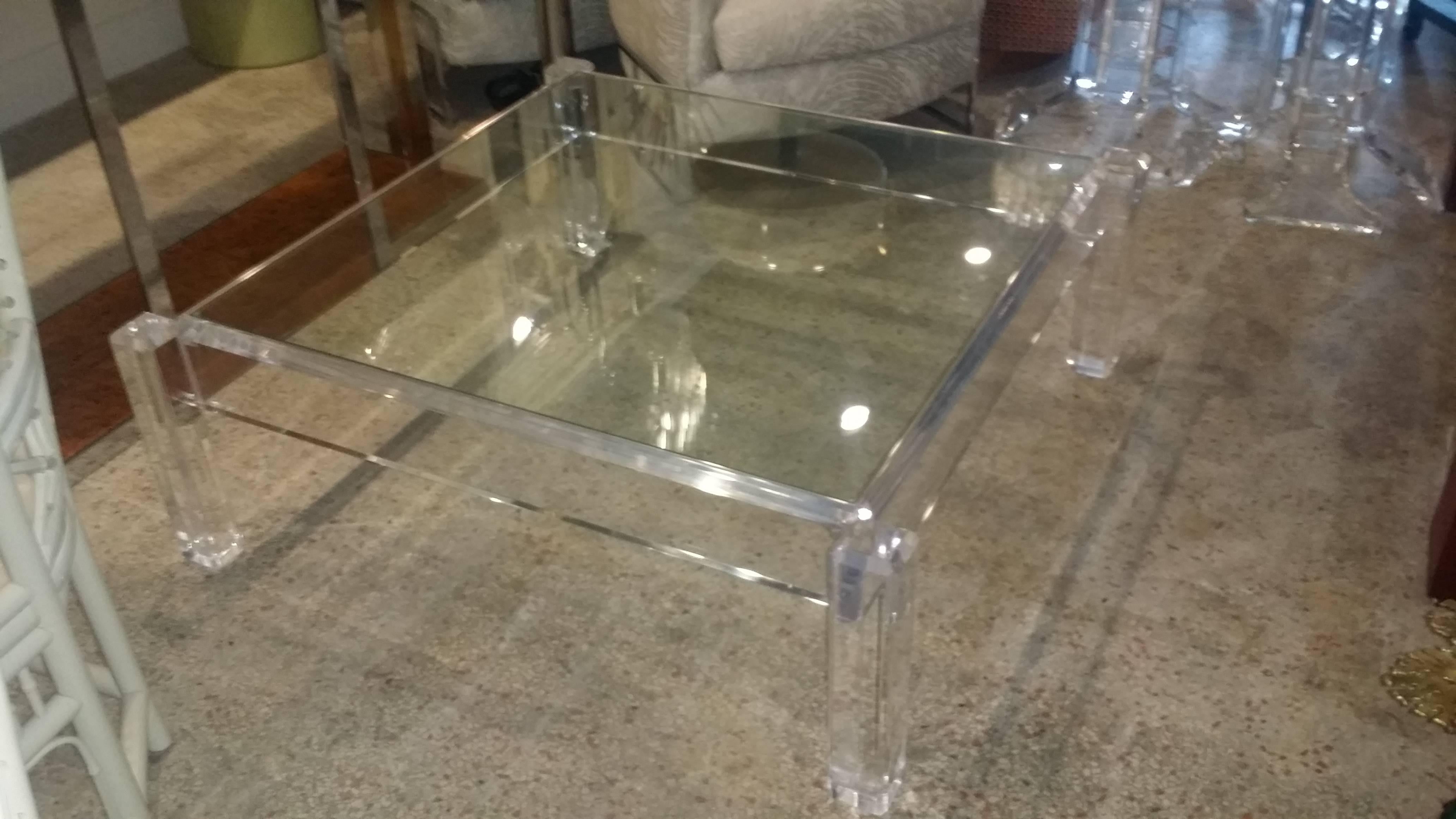 Lucite Coffee Cocktail Table Vintage Mid-Century Modern Hollywood Regency In Excellent Condition In West Palm Beach, FL