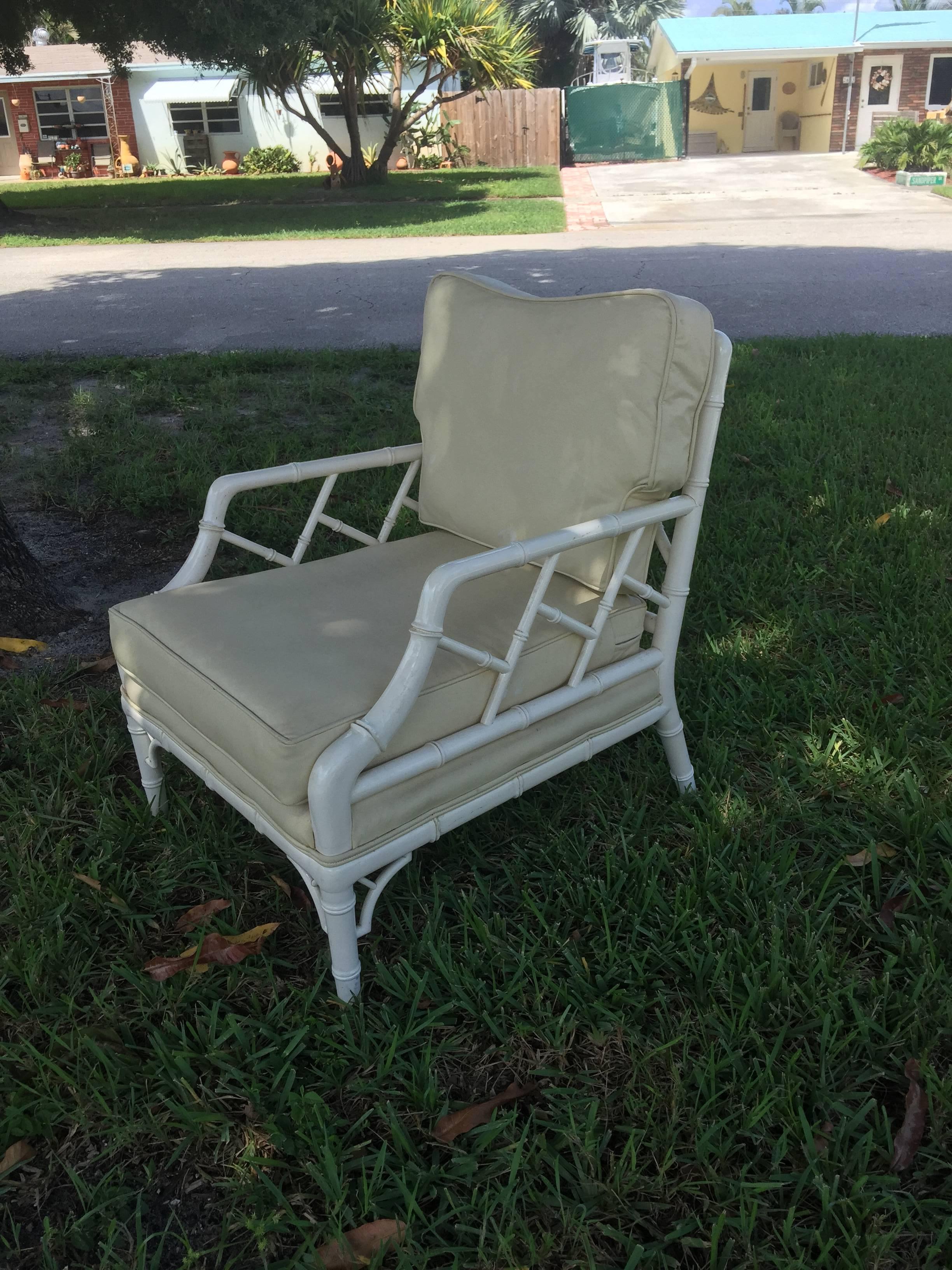 Vintage Pair Faux Bamboo Chinese Chippendale Arm Lounge Club Chairs Fretwork In Good Condition In West Palm Beach, FL