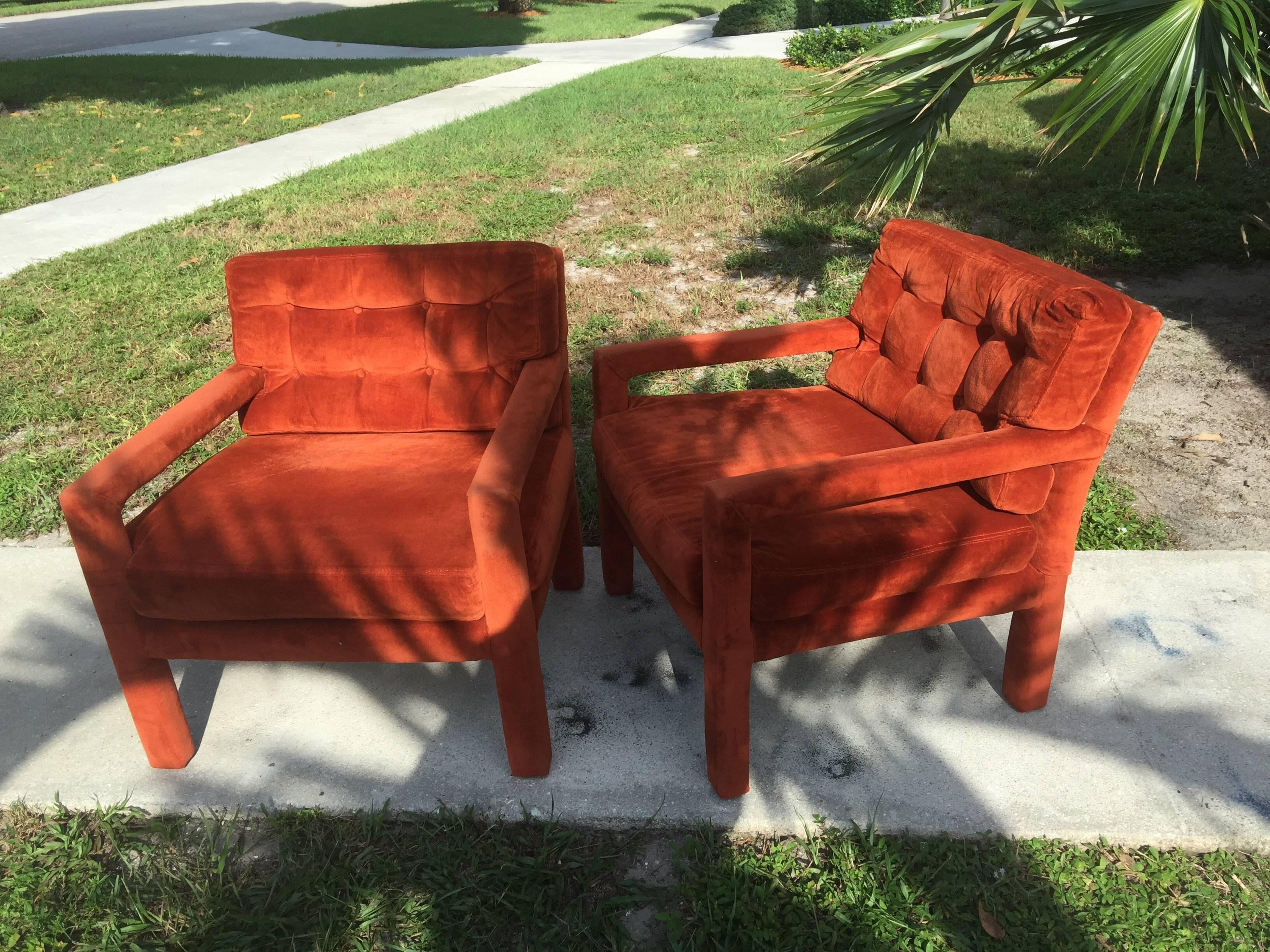 Great vintage Hollywood regency pair of Milo Baughman Thayer Coggin orange velvet parsons, club, lounge armchairs with tufted back. Original upholstery may have minor stains, imperfections. 
