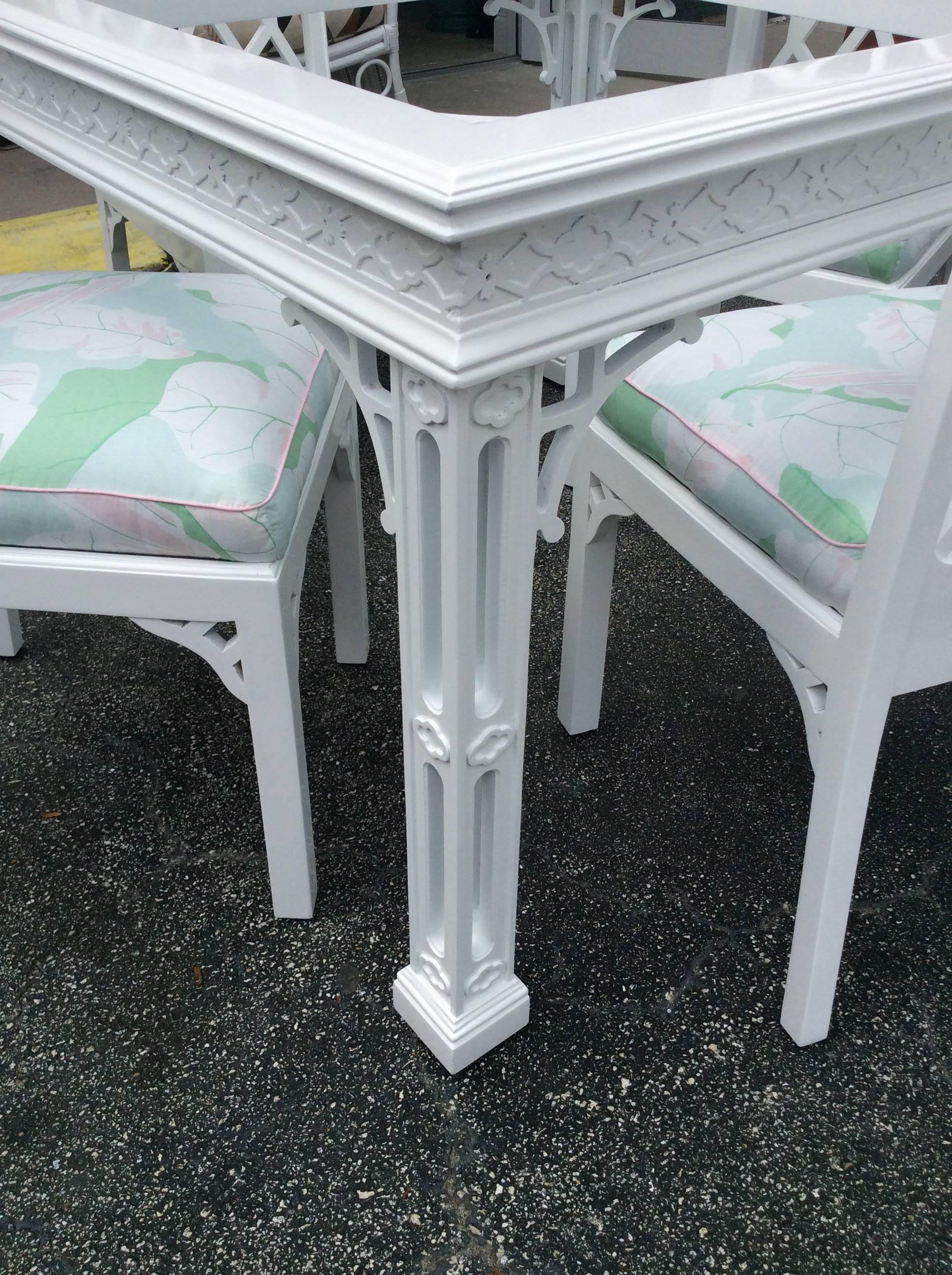 Vintage Four-Piece Set of Lacquered Game Dining Table and Chairs Pagoda  In Excellent Condition In West Palm Beach, FL