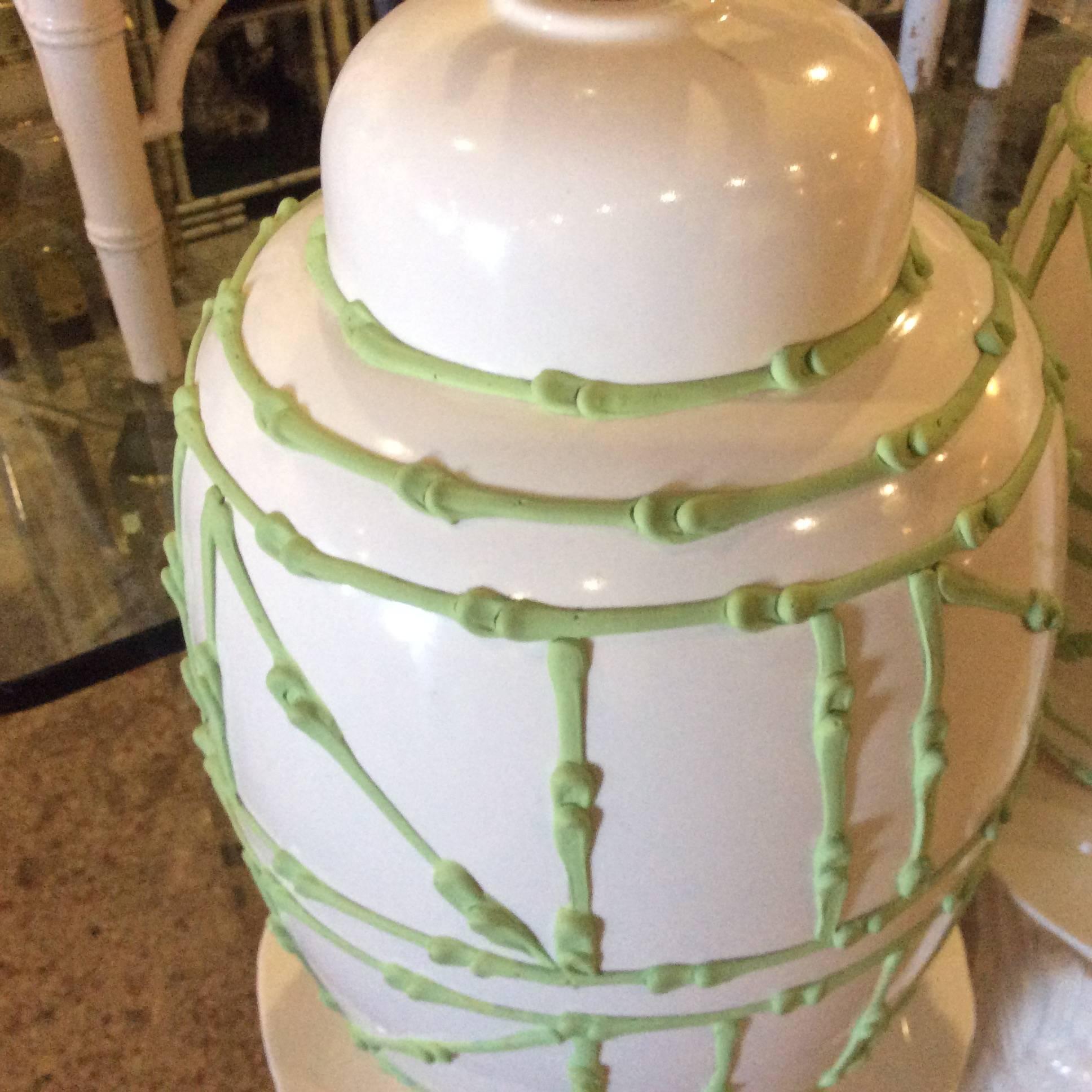 Ginger Jar Vintage Pair Faux Bamboo Green Icing Table Lamps Palm Beach White In Excellent Condition In West Palm Beach, FL