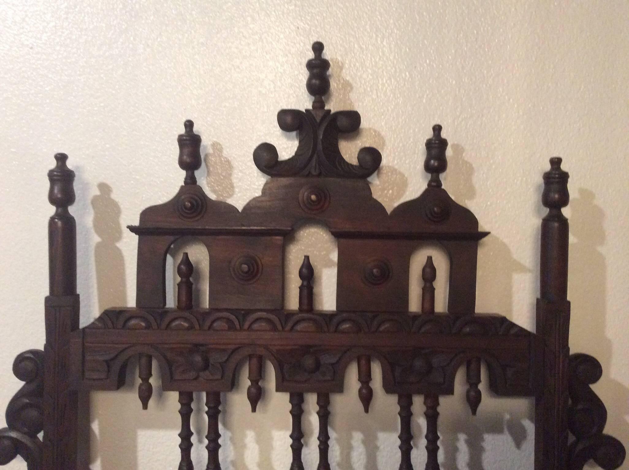 Pagoda Headboard Vintage Full Queen Ornate Spanish Spindle Wood Chinoiserie In Good Condition In West Palm Beach, FL