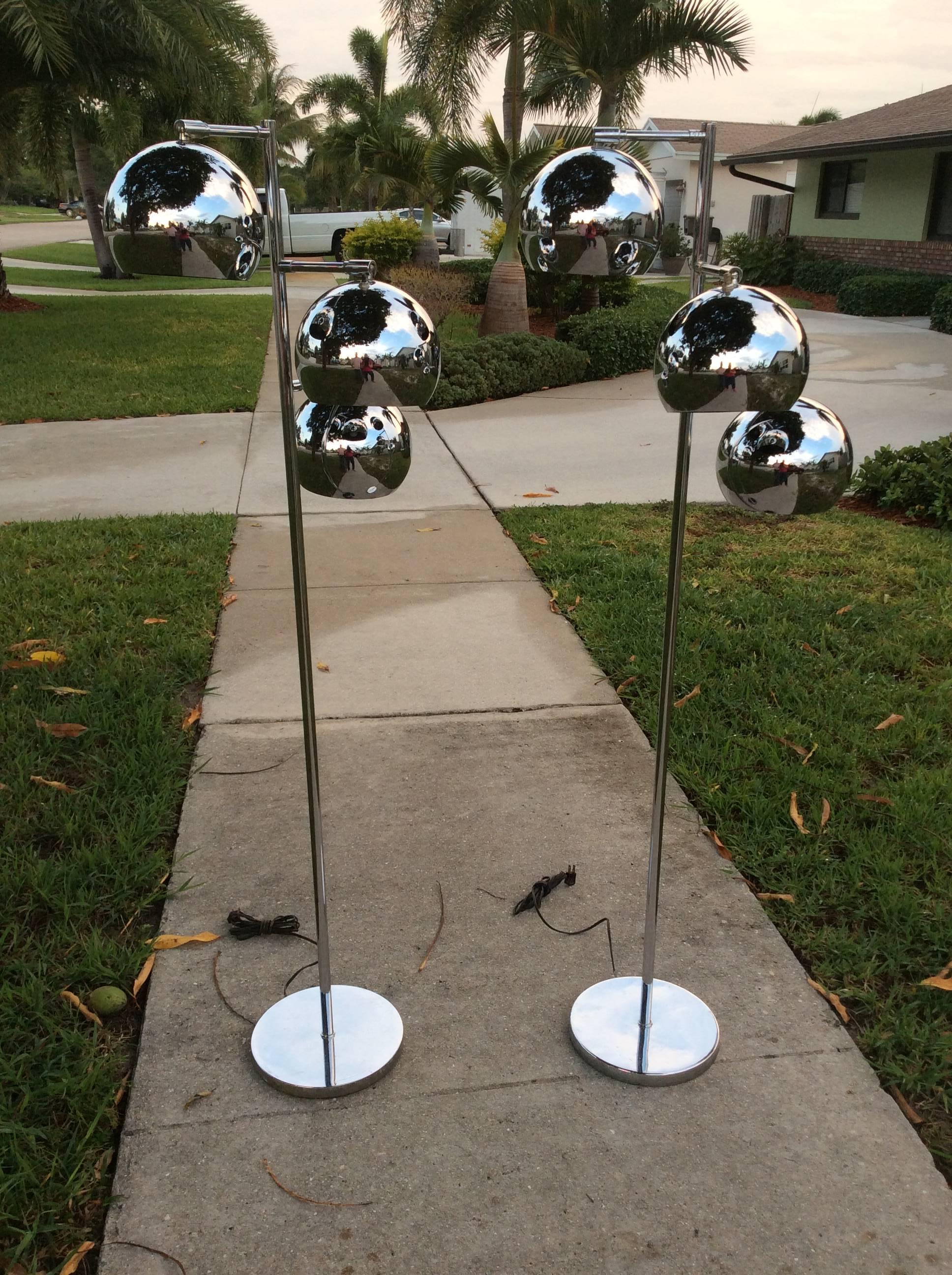 Floor Lamps Pair of Chrome Triple Eyeball Ball Koch & Lowy Retro  In Good Condition In West Palm Beach, FL