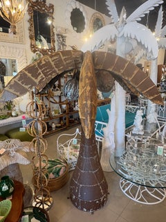 Vintage-Statue im Palm-Beach-Stil mit Palme und Kokosnüssen – für den Außenbereich, die Terrasse oder den Innenbereich, aus Metall, im tropischen Stil