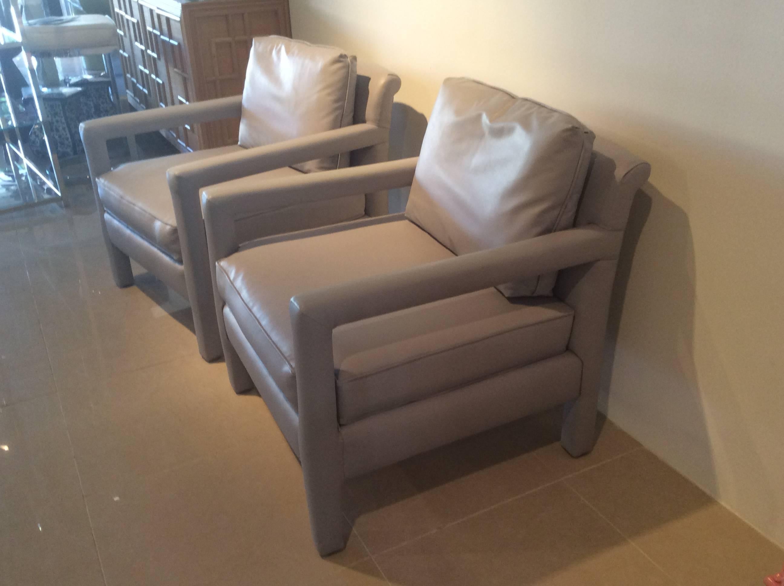 Parsons Chairs Vintage Pair of Grey Leather Arm Chairs Milo Baughman Style In Excellent Condition In West Palm Beach, FL