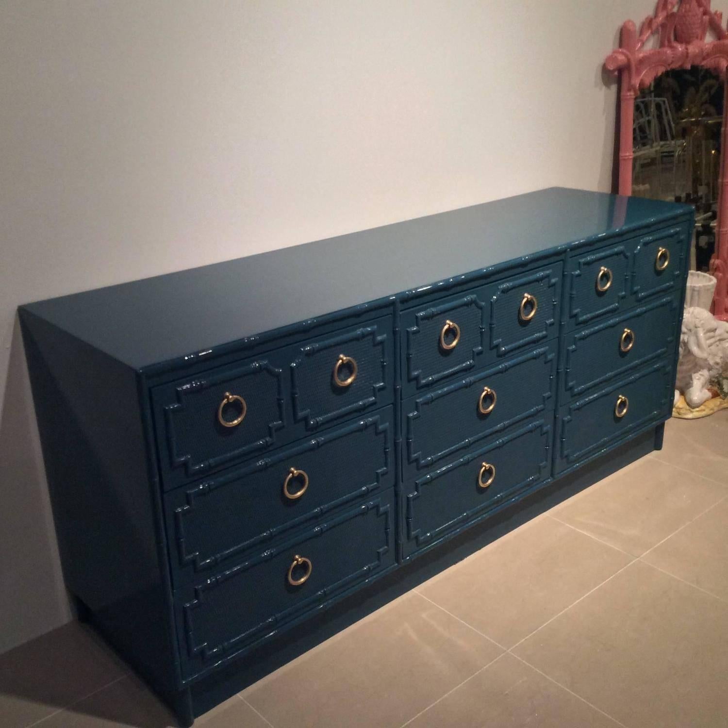 Faux Bamboo Vintage Newly Lacquered Credenza Sideboard Nine Drawer Dresser In Excellent Condition In West Palm Beach, FL