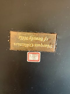 Tavolino da ingresso della collezione Marquis Beverly Hills in pietra, penna e legno di guscio di cocco