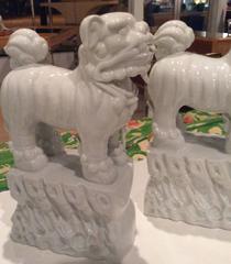 Paire de chiens Foo Chine De Blanc Italien Hollywood Regency Vintage Ornate