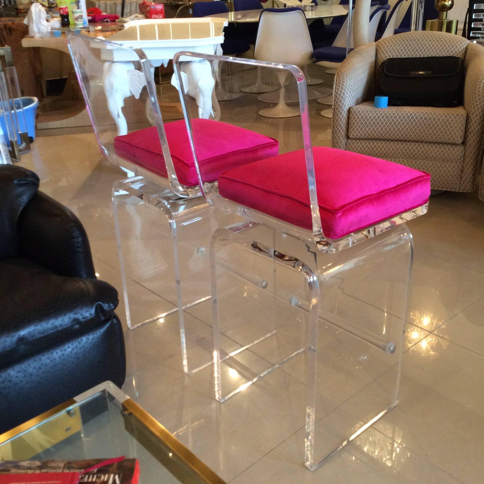 Charles Hollis Jones Lucite Swivel Barstools Counter Stools Pink Waterfall In Good Condition In West Palm Beach, FL