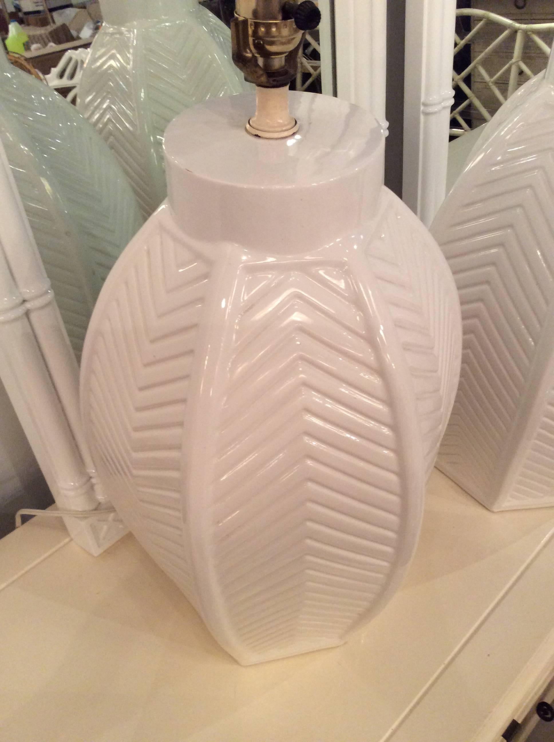 Pair of Vintage Oversized White Ceramic Chevron Table Lamps, Hollywood Regency In Good Condition For Sale In West Palm Beach, FL