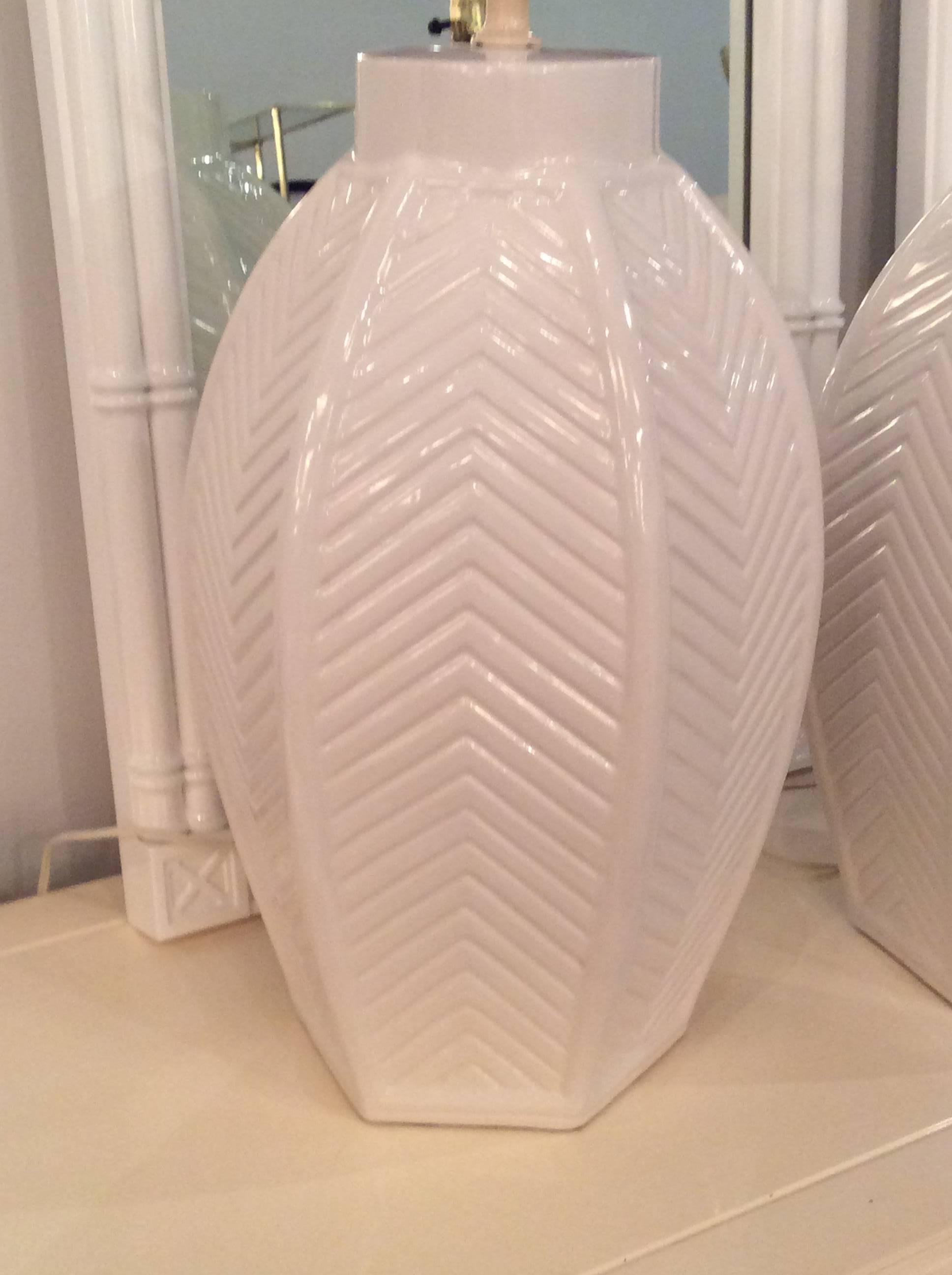 Pair of Vintage Oversized White Ceramic Chevron Table Lamps, Hollywood Regency For Sale 3