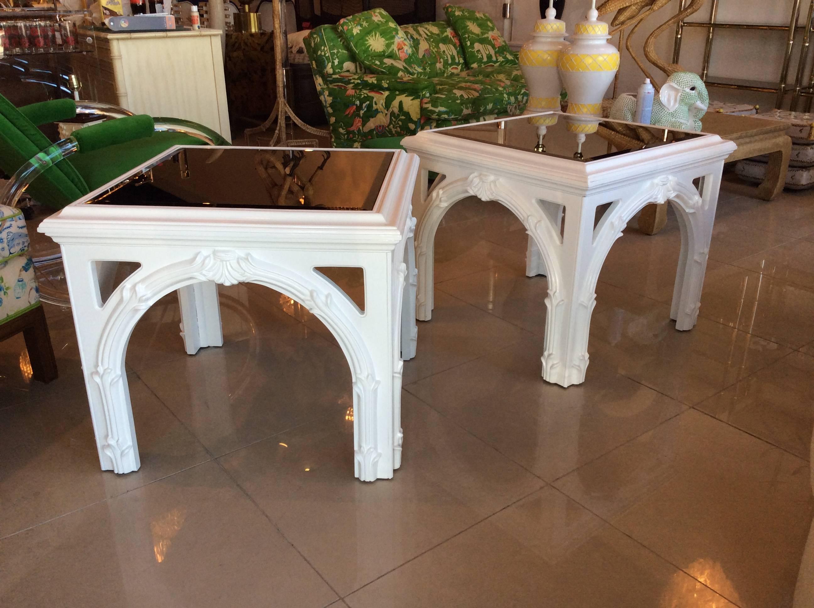 Pair of Vintage Serge Roche Style End Side Tables New White Lacquer Palm Beach In Excellent Condition For Sale In West Palm Beach, FL